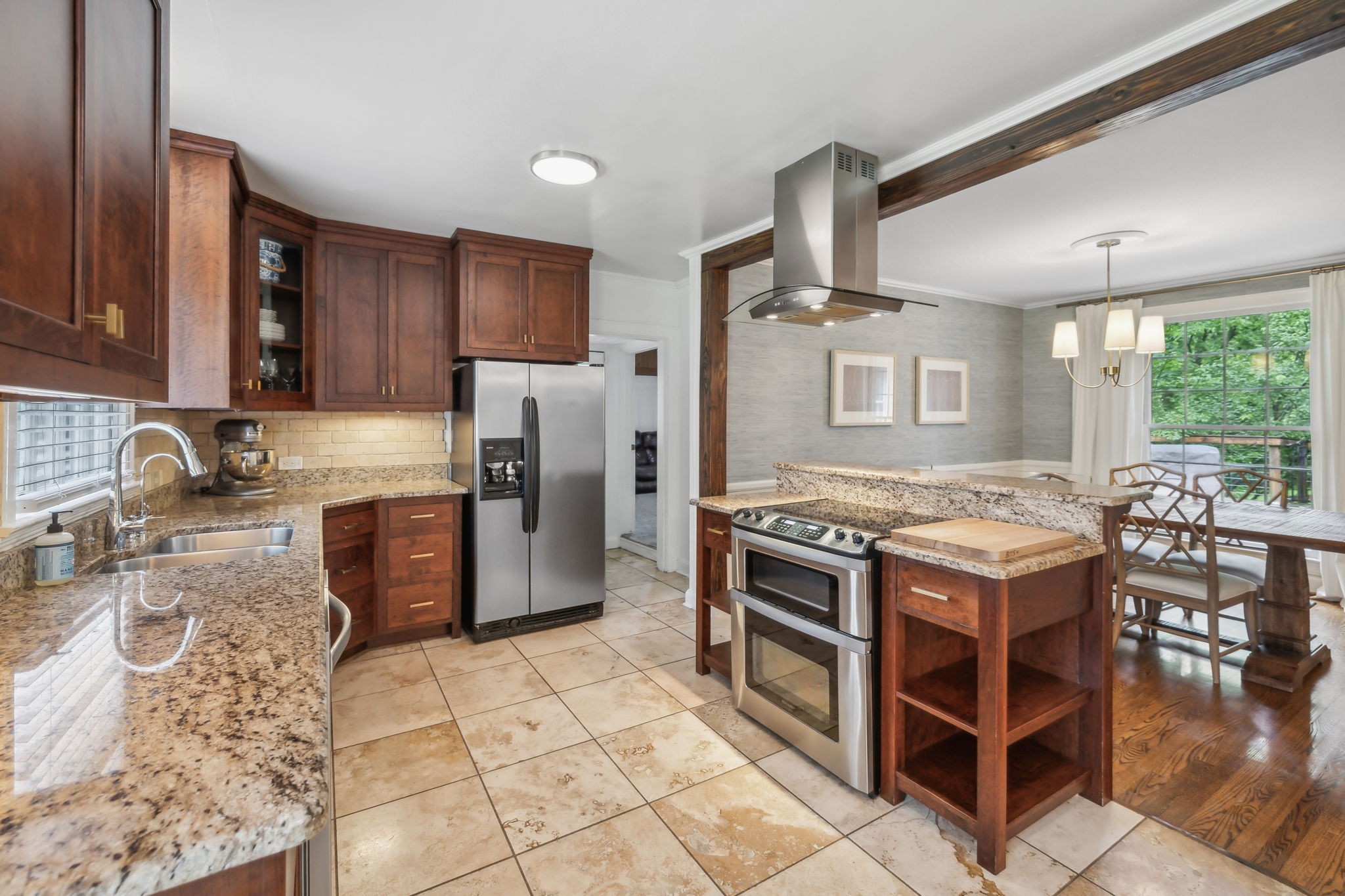 819 Forest Acres Dr