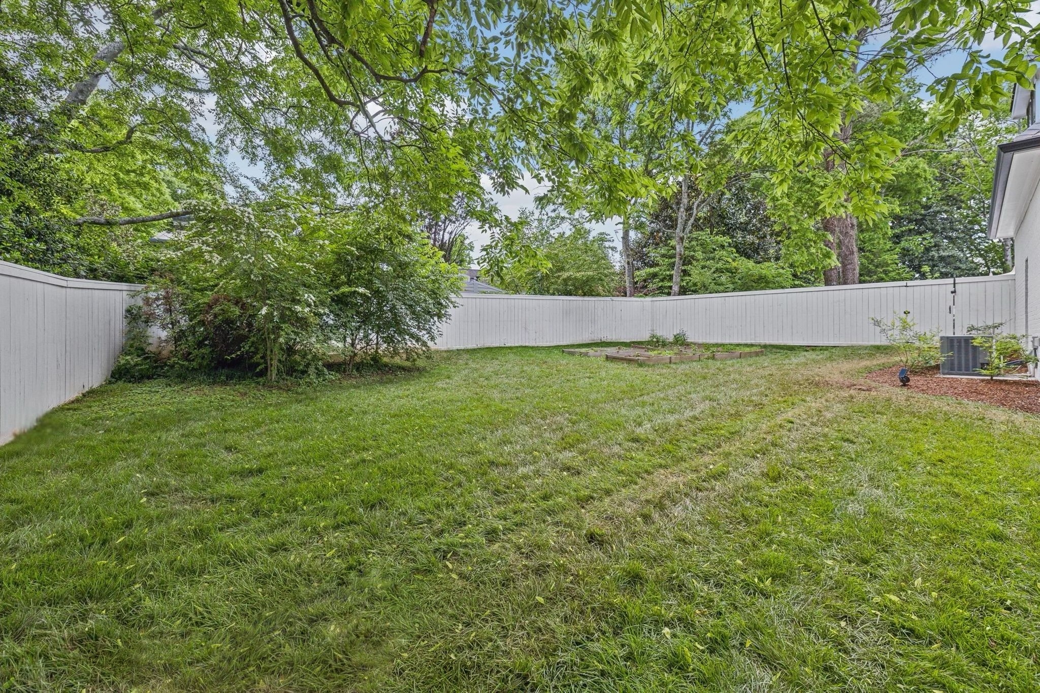 4027 Dorcas Ct