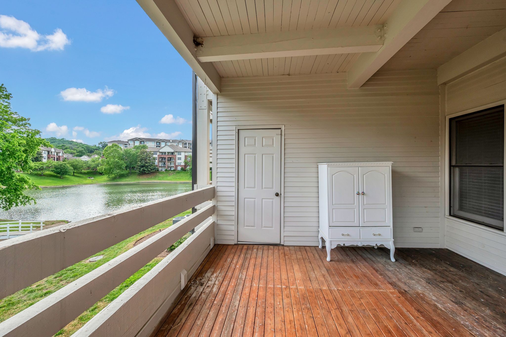 211 Boxmere Pl