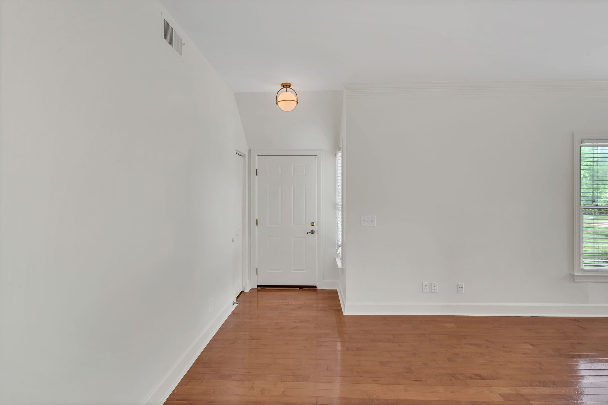 211 Boxmere Pl