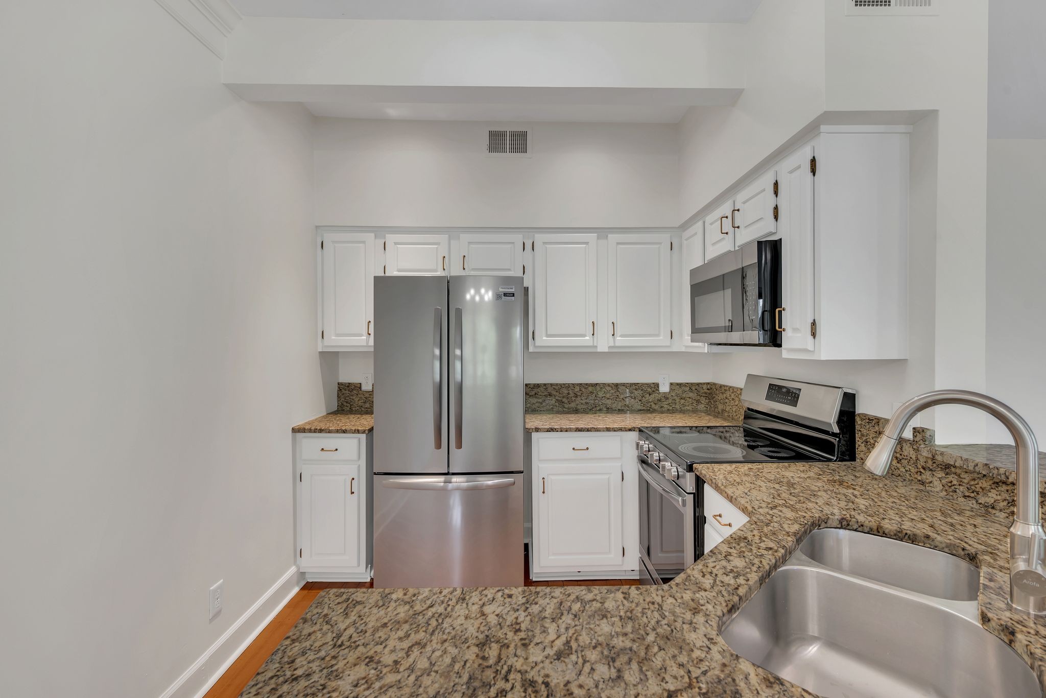 211 Boxmere Pl