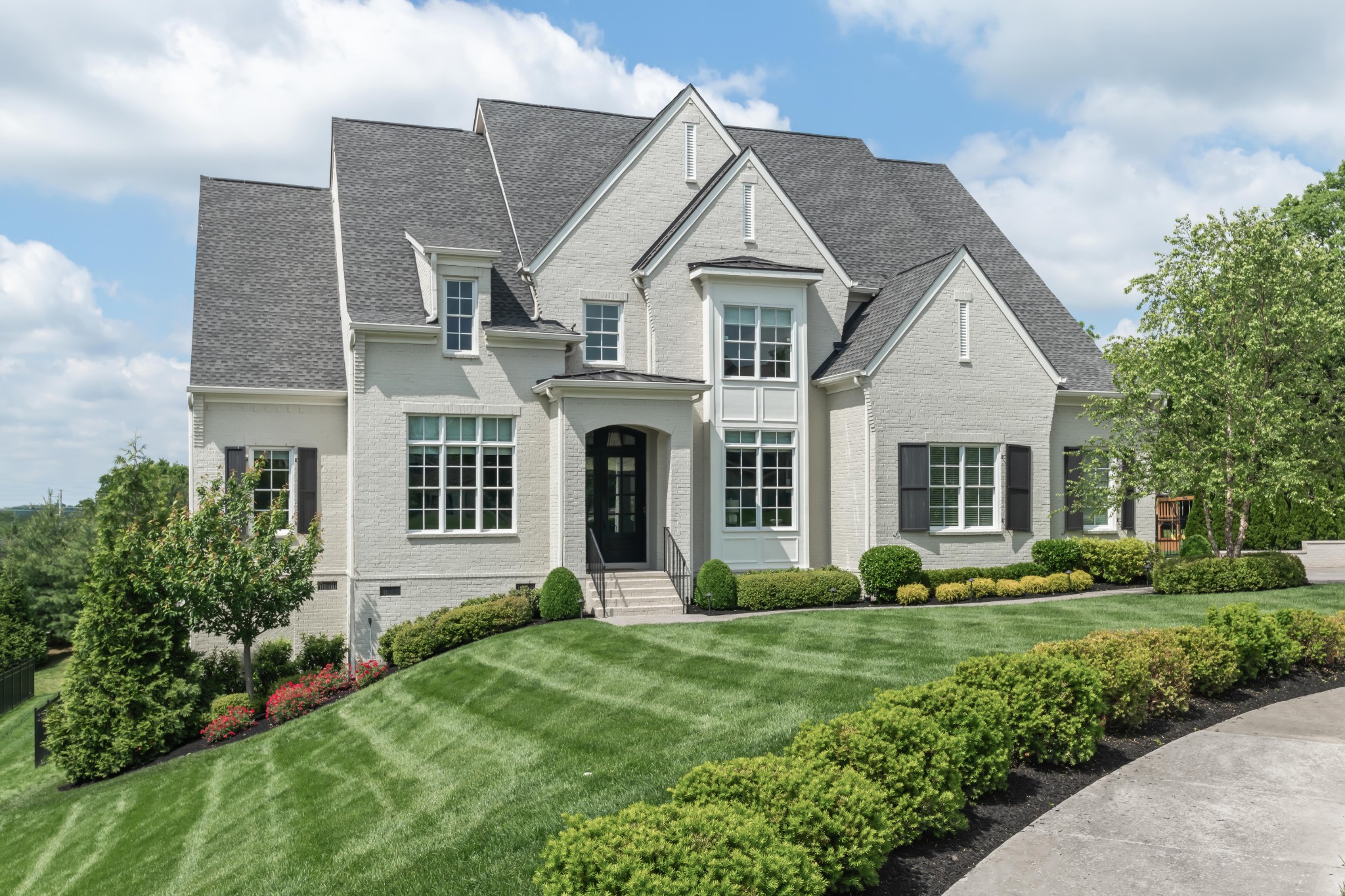 1401 Newhaven Dr