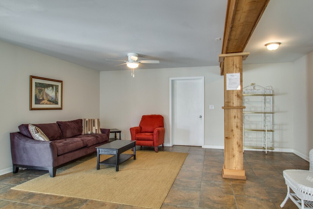 1900 Richard Jones Rd Unit: Y2