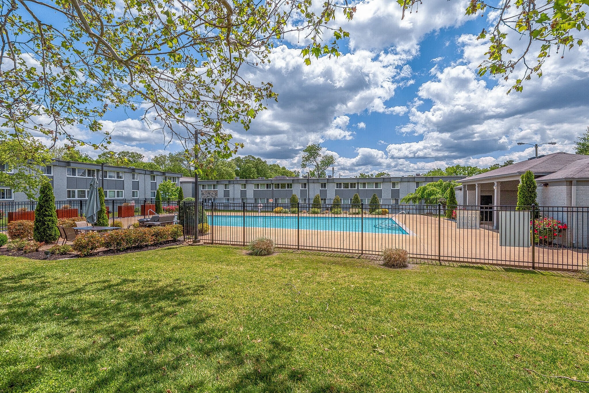 1900 Richard Jones Rd Unit: Y2