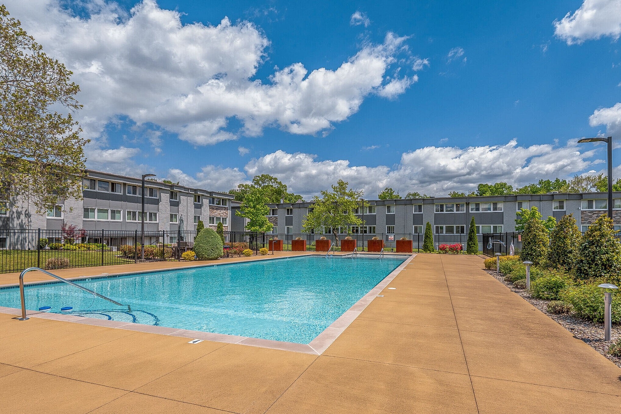 1900 Richard Jones Rd Unit: Y2