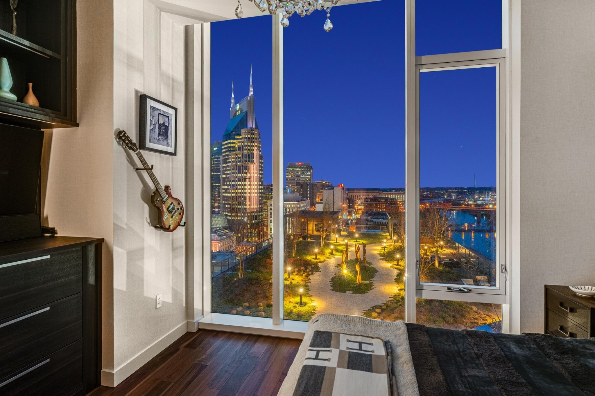 160 2nd Ave, S Unit: 1501