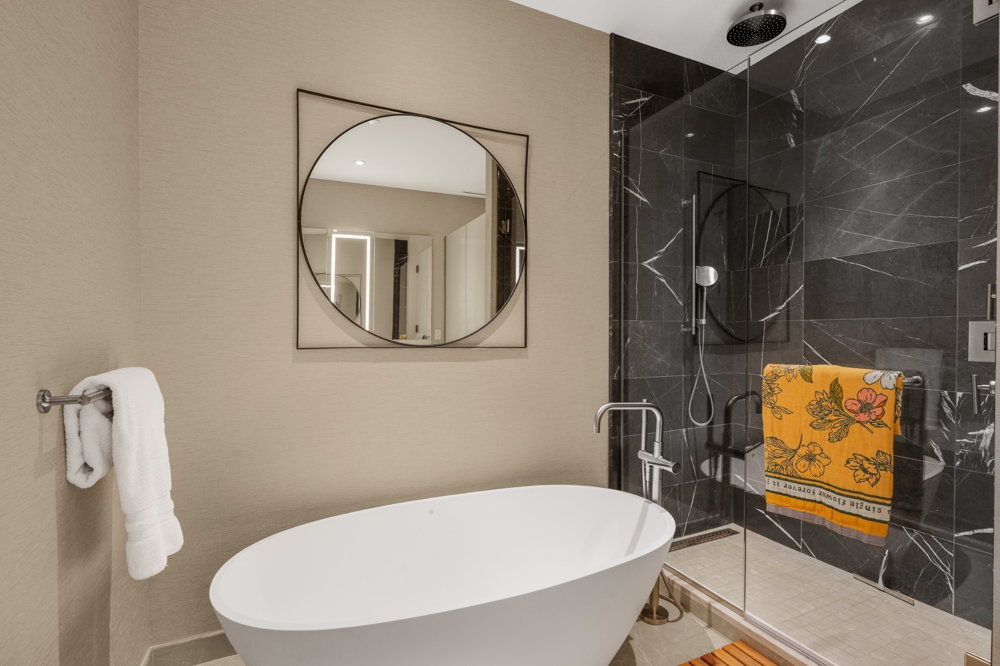 160 2nd Ave, S Unit: 1501