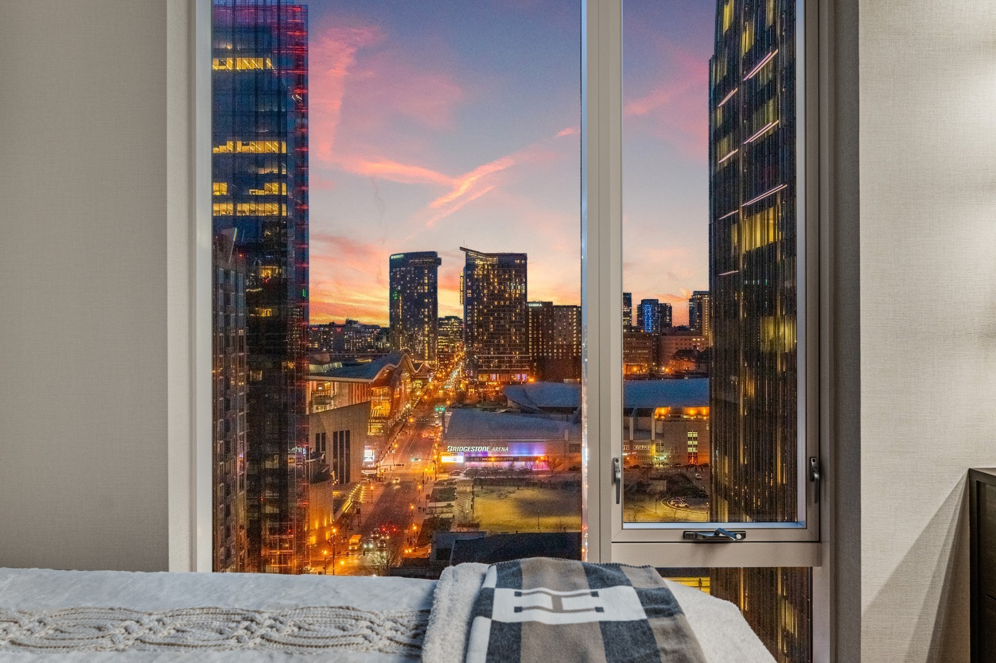 160 2nd Ave, S Unit: 1501