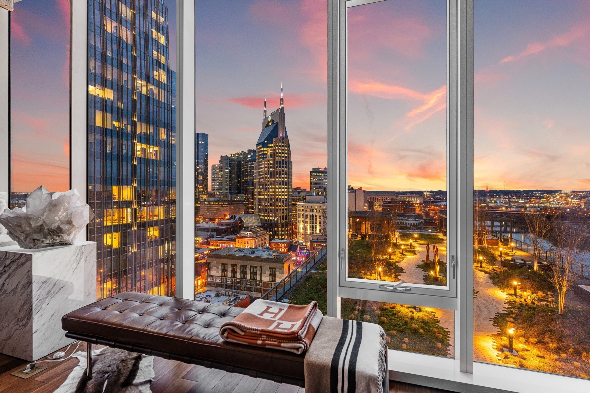 160 2nd Ave, S Unit: 1501