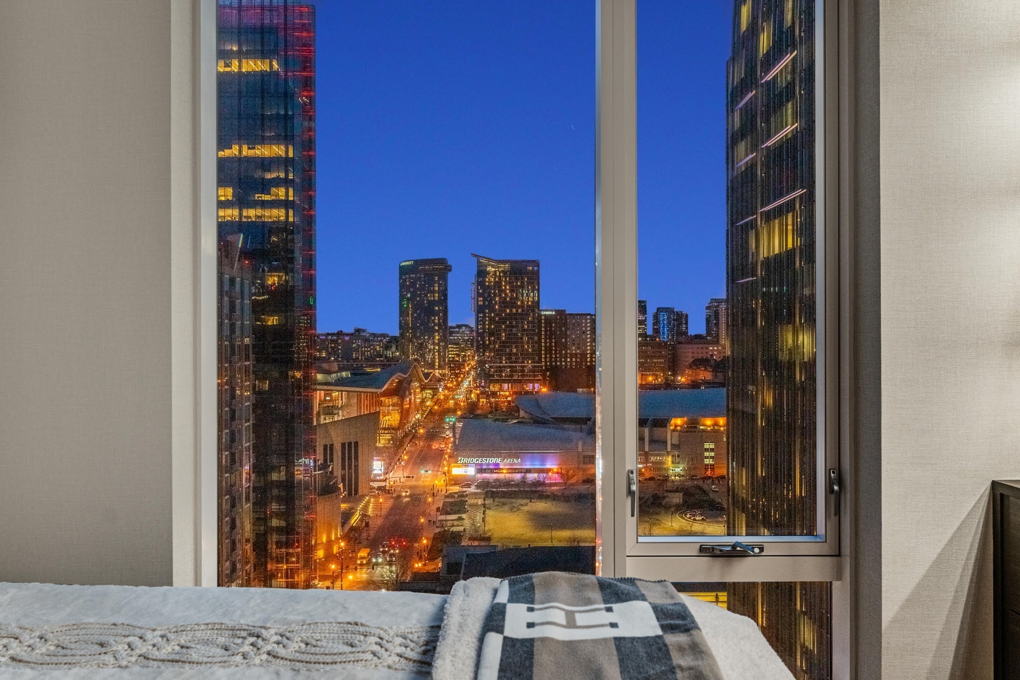 160 2nd Ave, S Unit: 1501