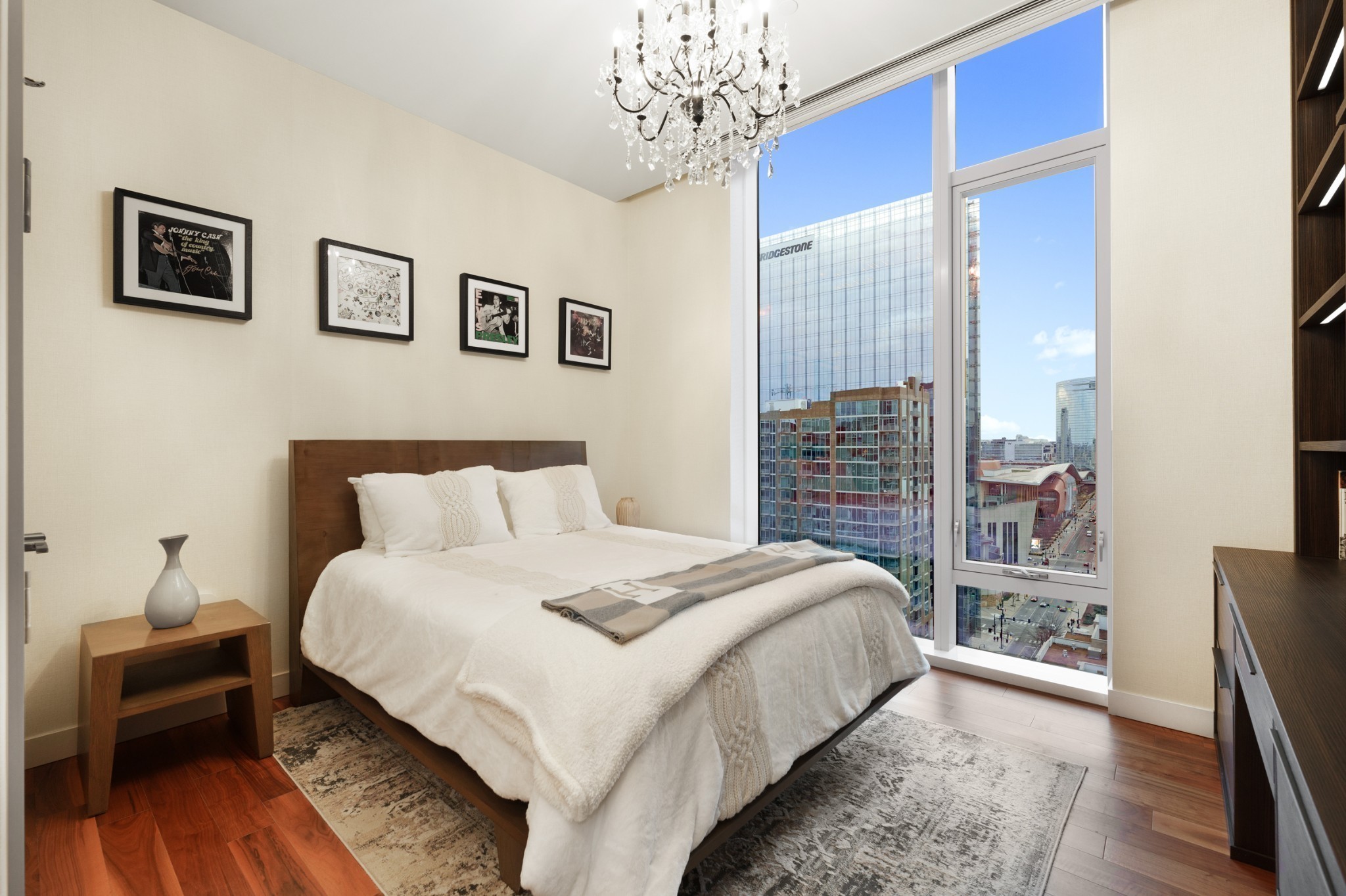 160 2nd Ave, S Unit: 1501