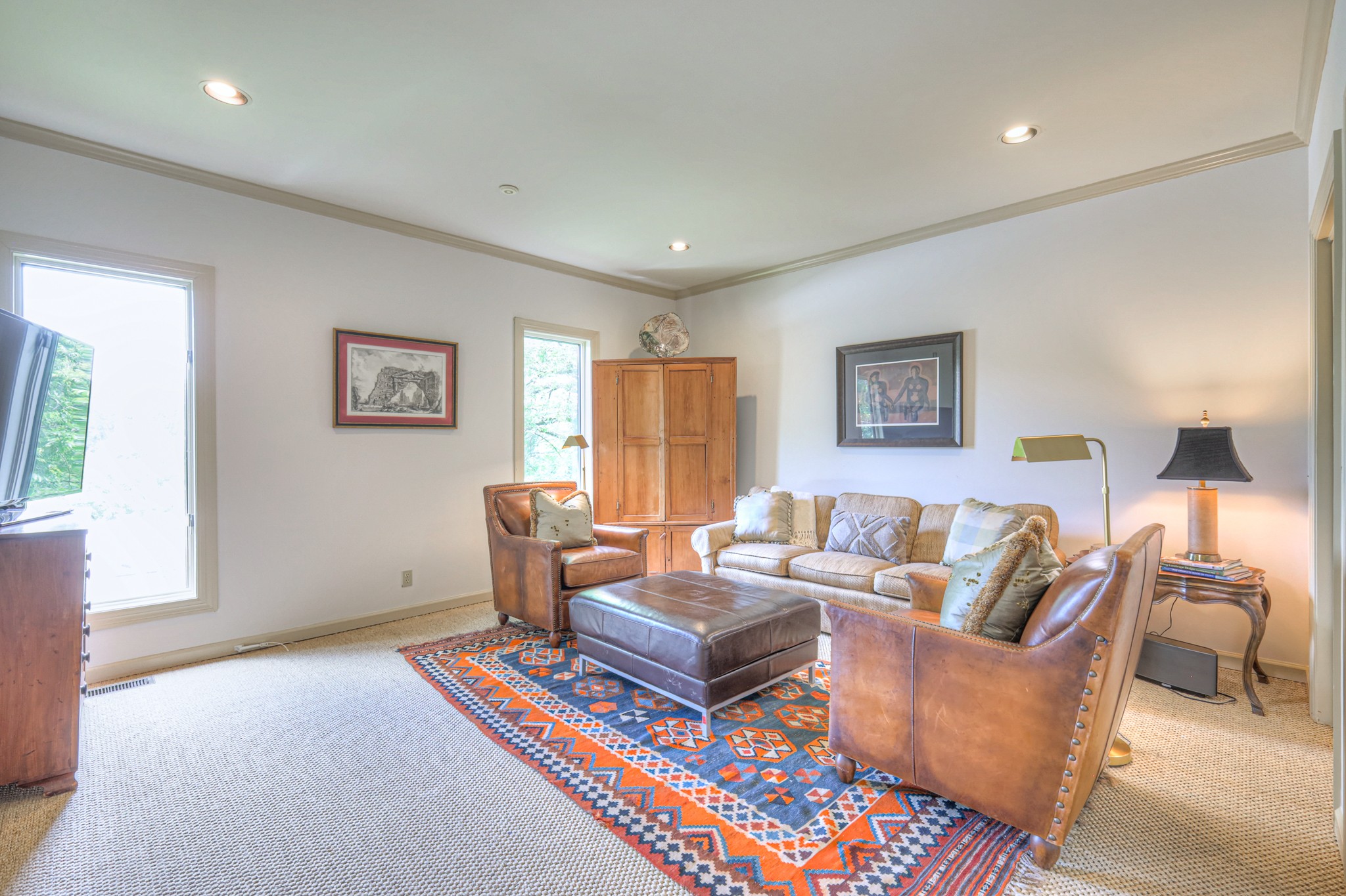 105 Burlington Ct