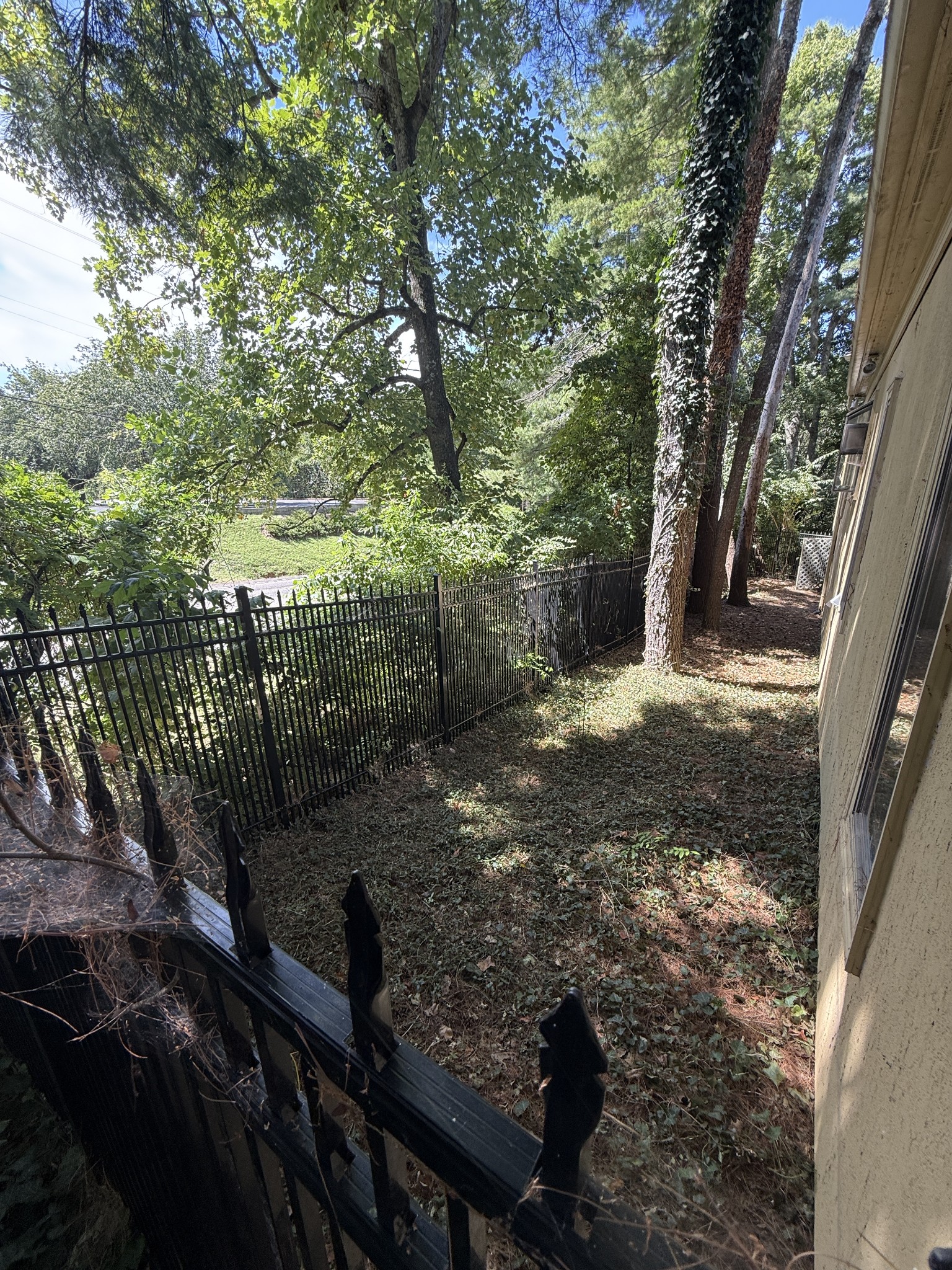 105 Burlington Ct