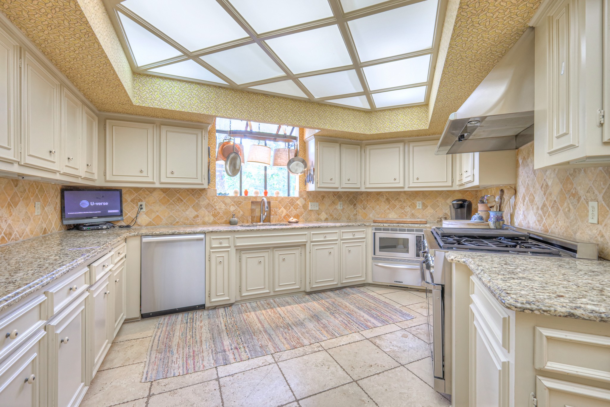 105 Burlington Ct