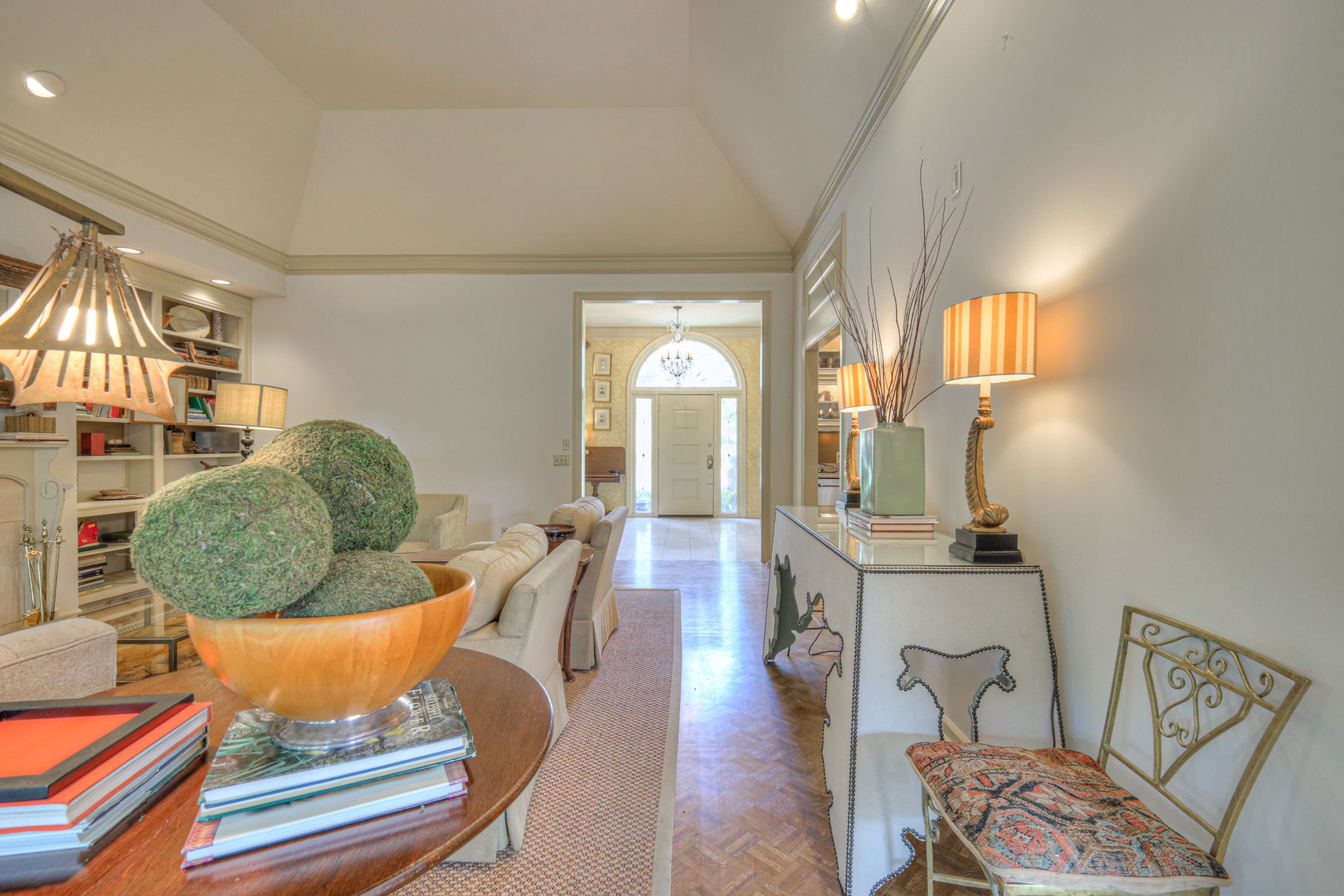 105 Burlington Ct