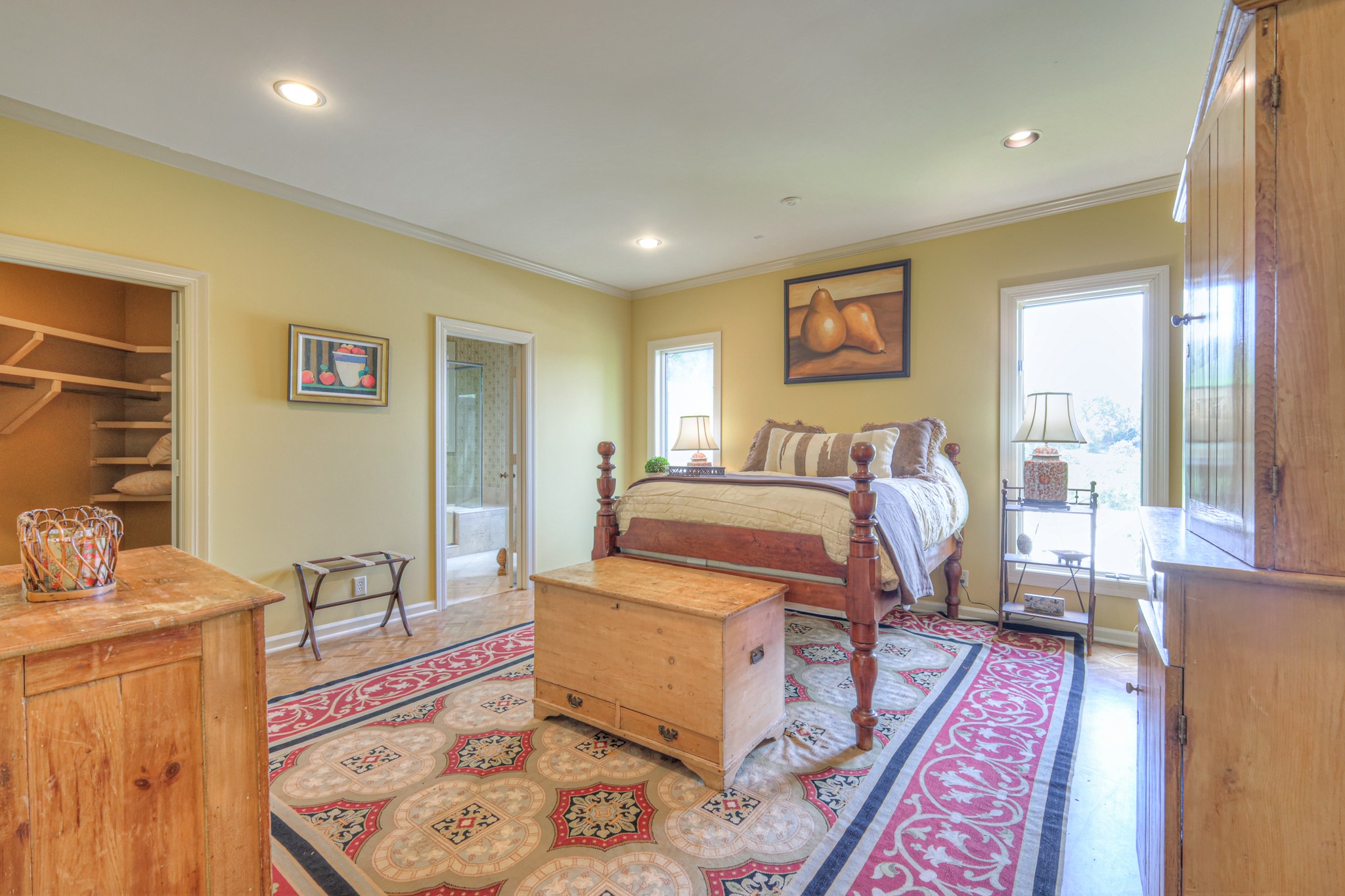 105 Burlington Ct