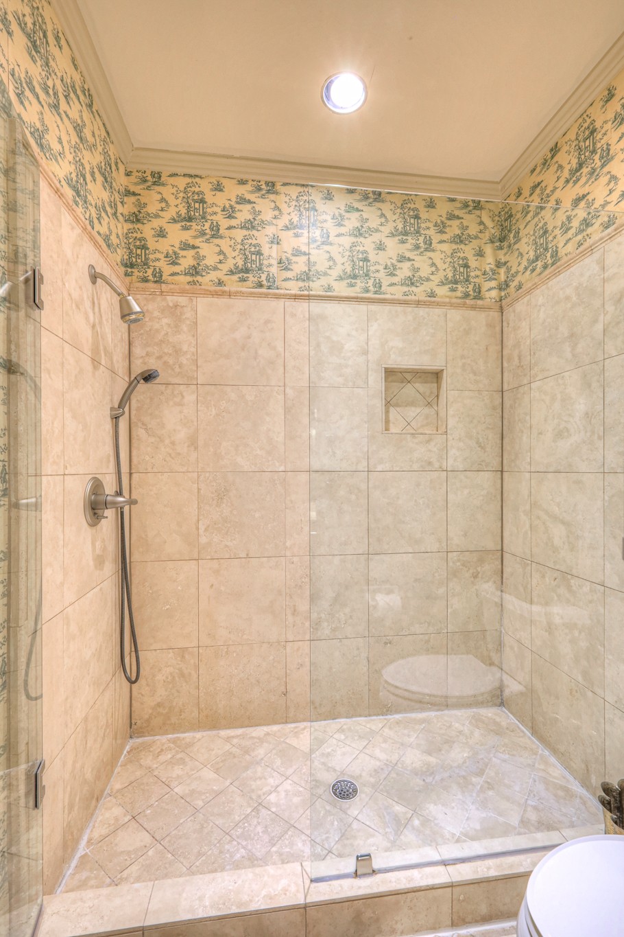 105 Burlington Ct