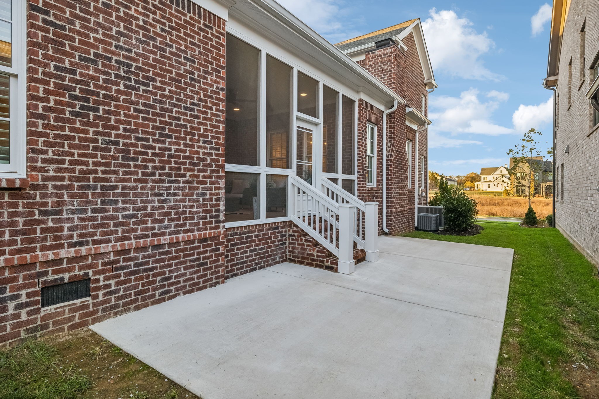 653 Jackson Falls Dr