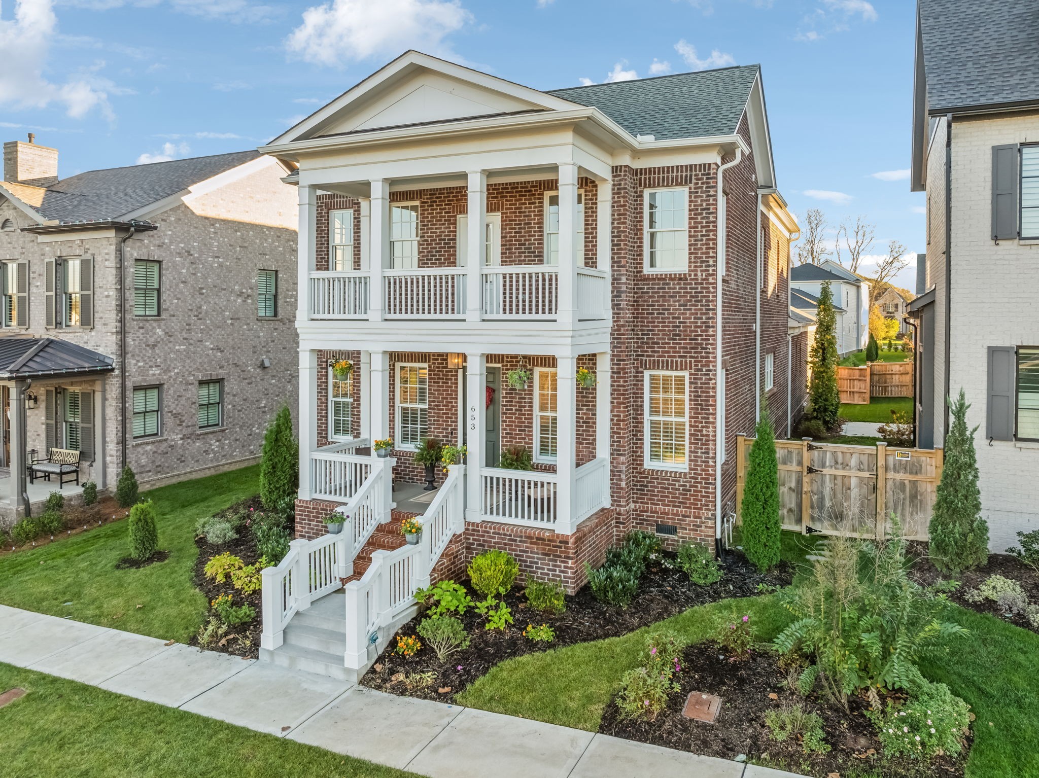 653 Jackson Falls Dr