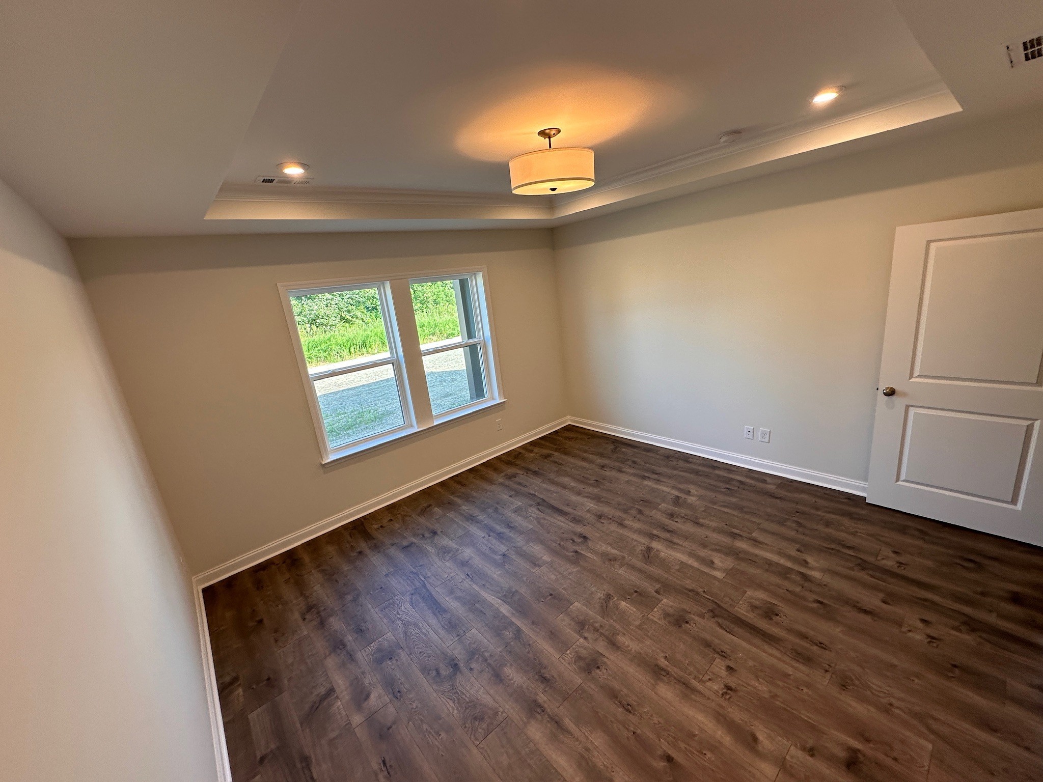 1910 Hildebrand Ln