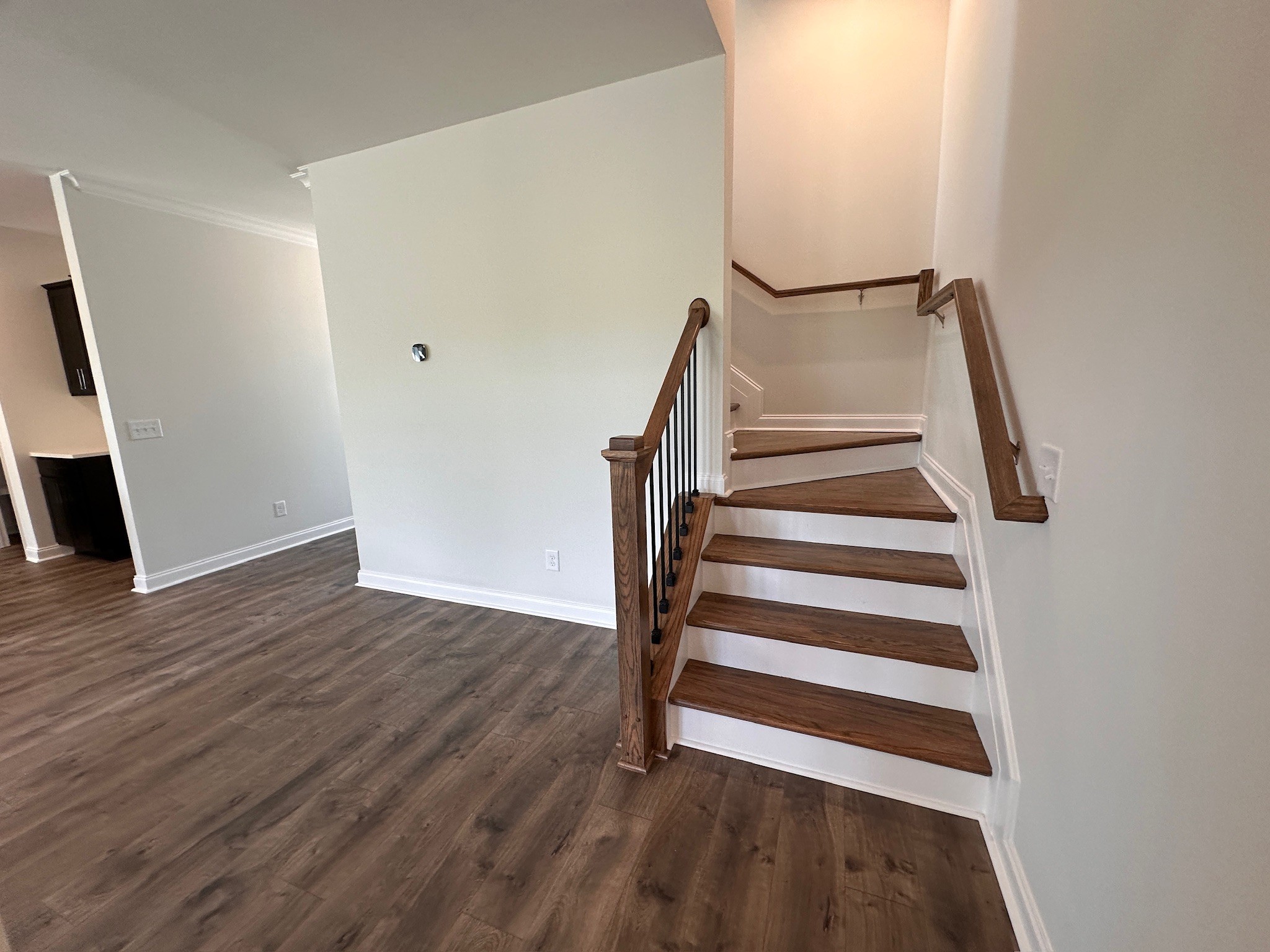 1910 Hildebrand Ln