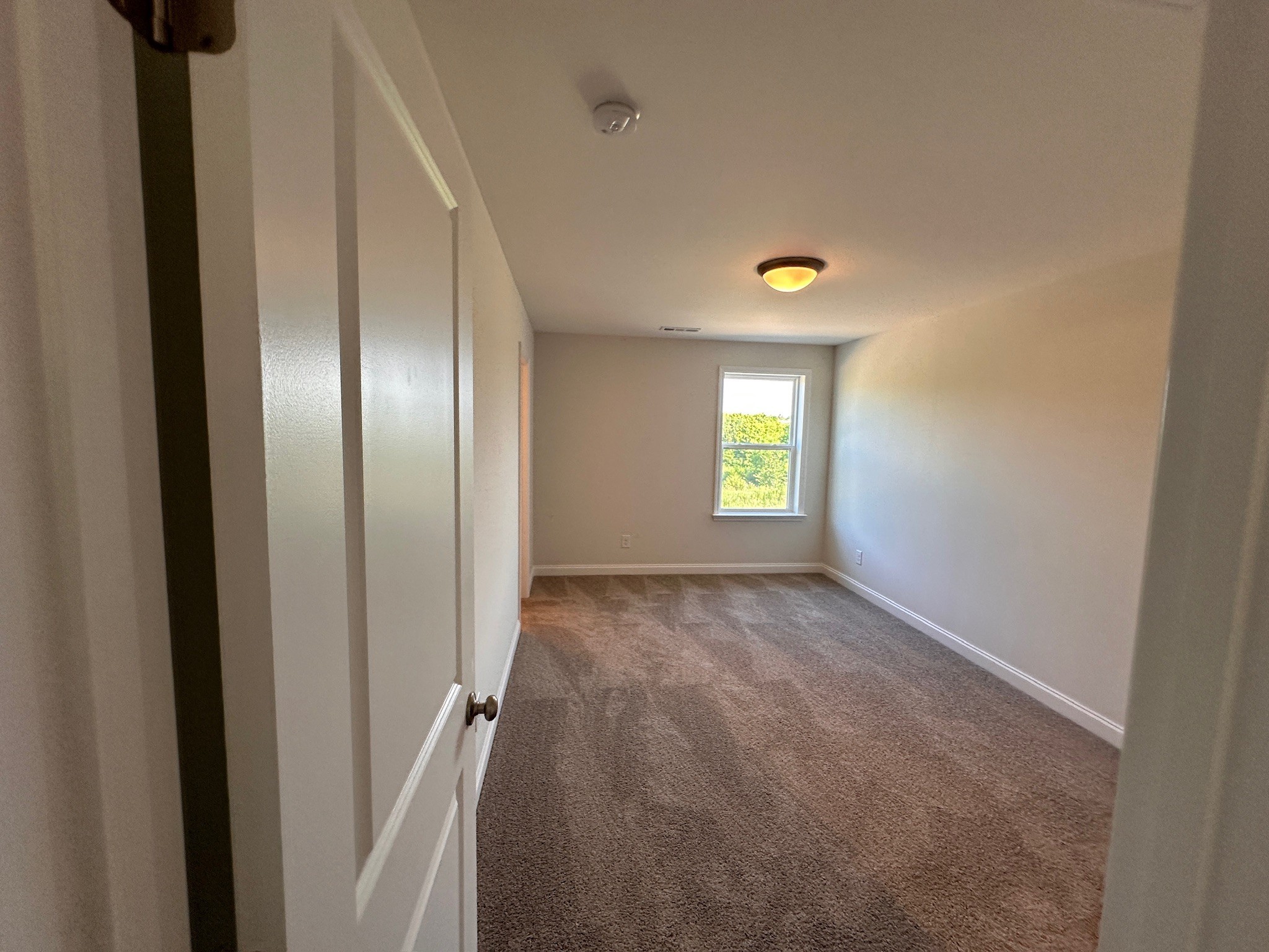 1910 Hildebrand Ln