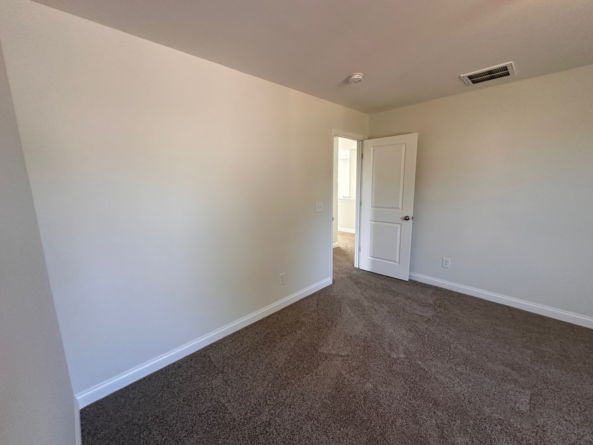 1910 Hildebrand Ln