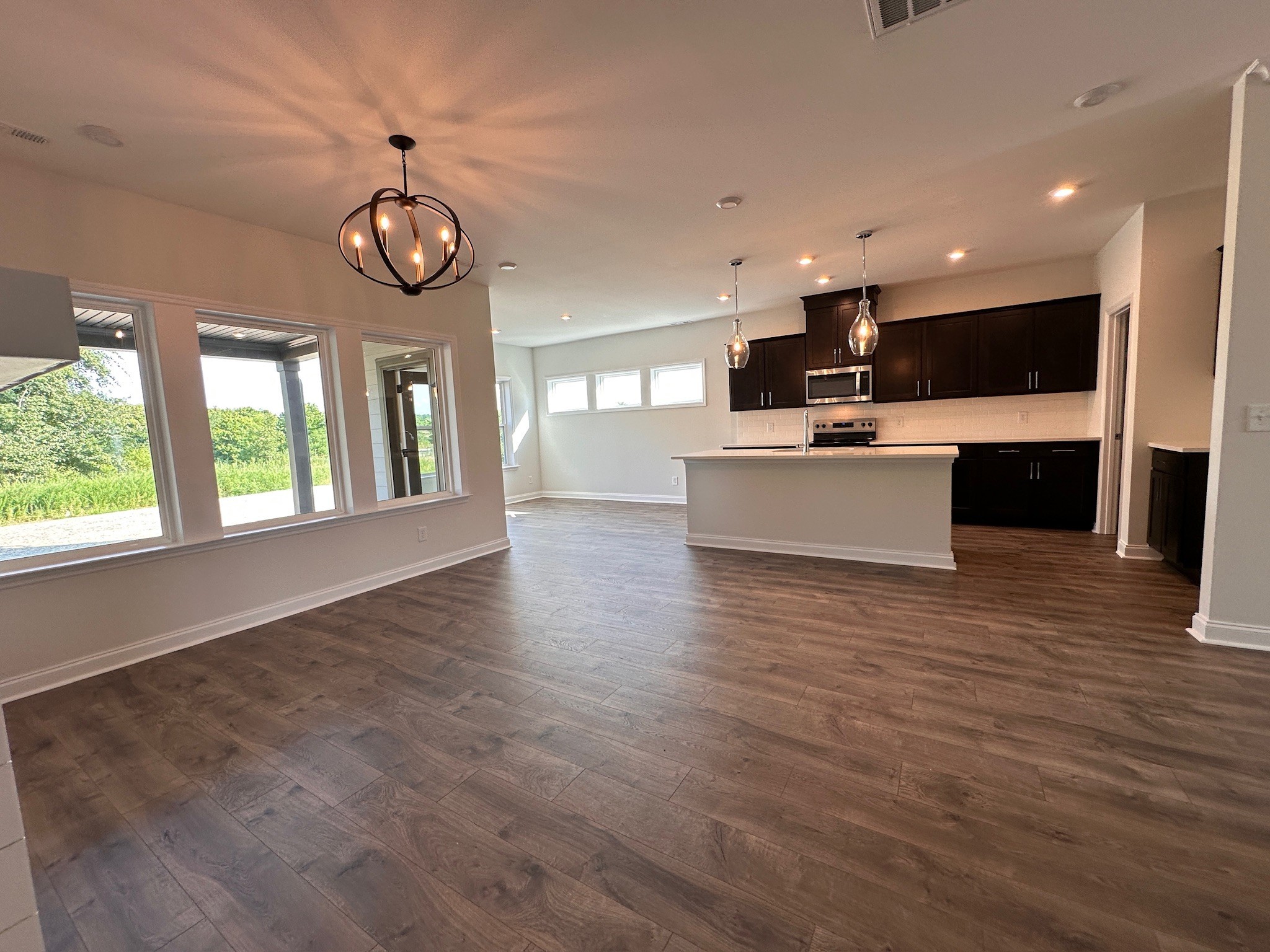 1910 Hildebrand Ln