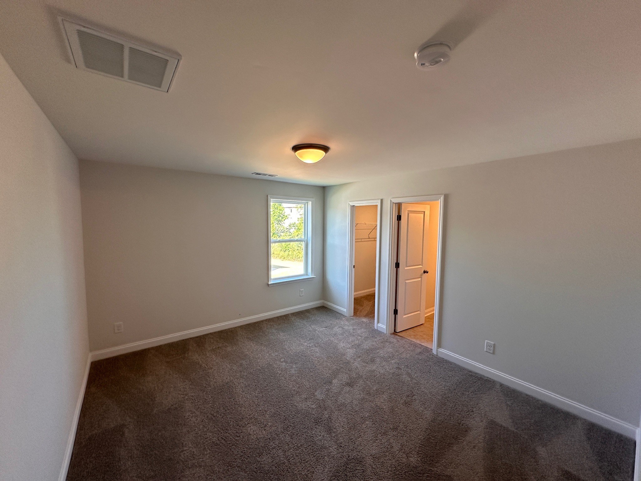 1910 Hildebrand Ln