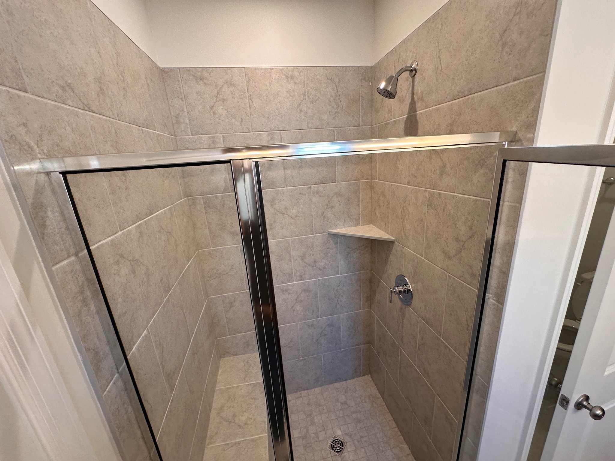 1910 Hildebrand Ln