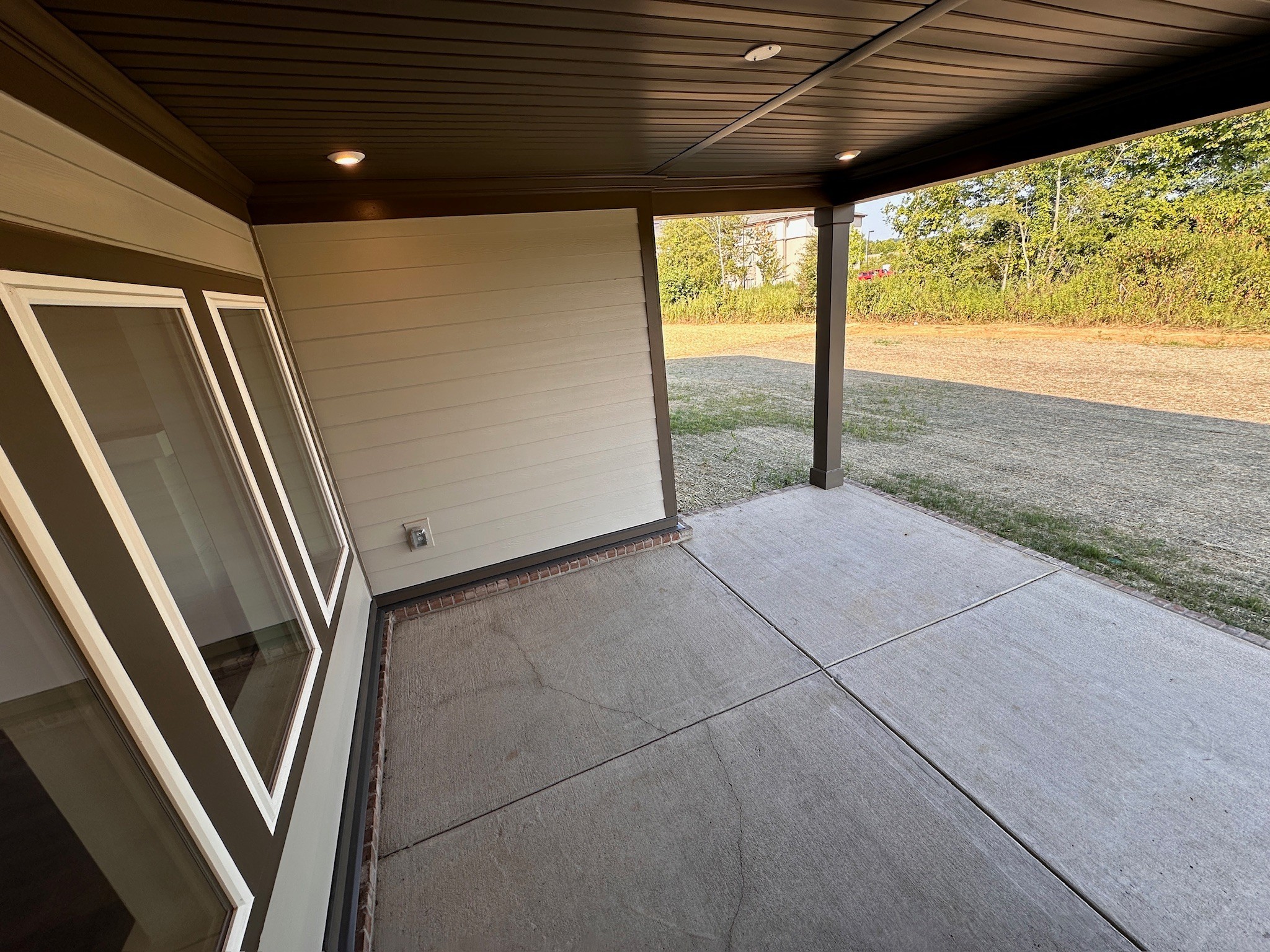 1910 Hildebrand Ln