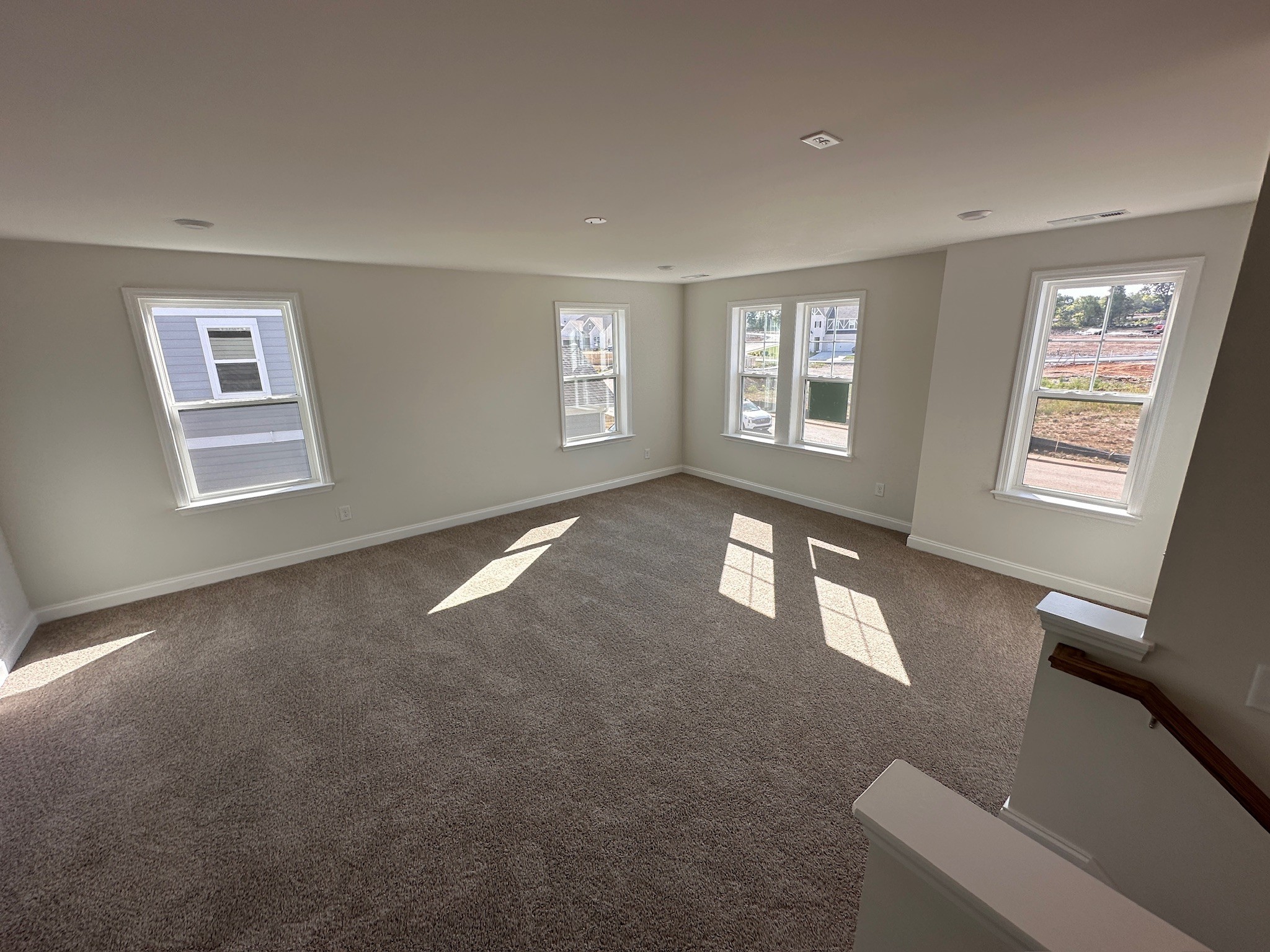 1910 Hildebrand Ln