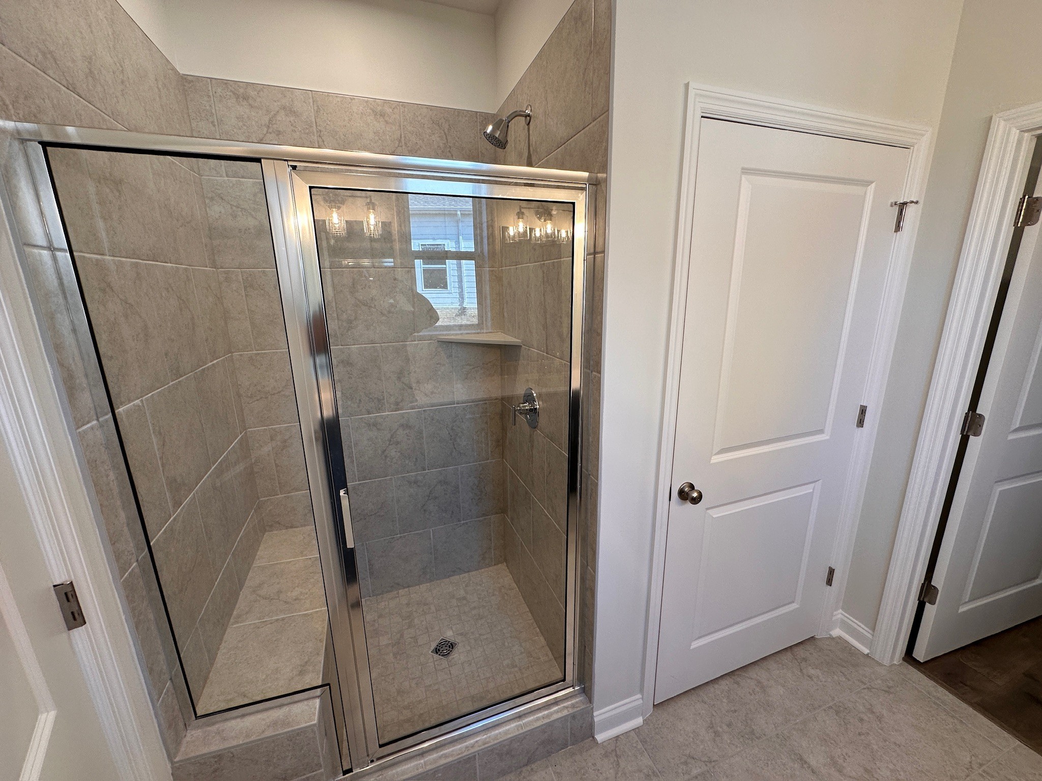 1910 Hildebrand Ln