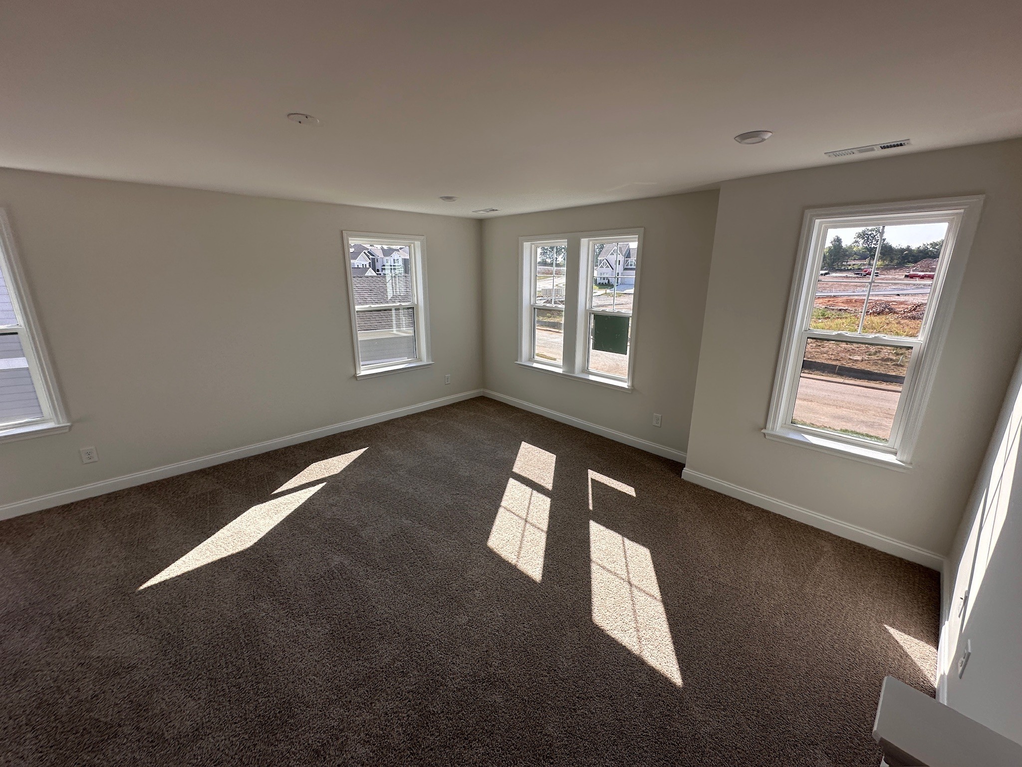 1910 Hildebrand Ln