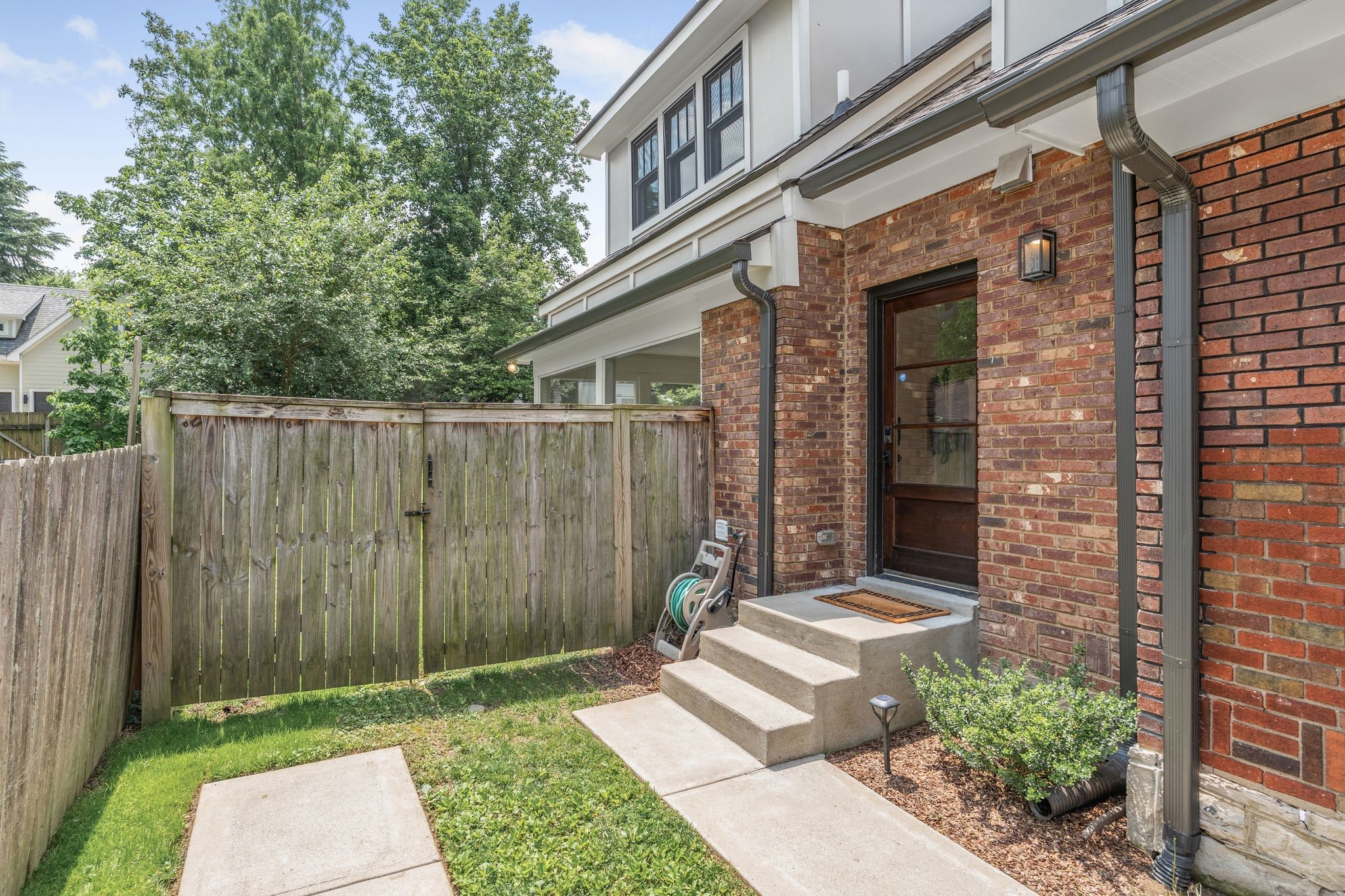 1612 Sumner Ave