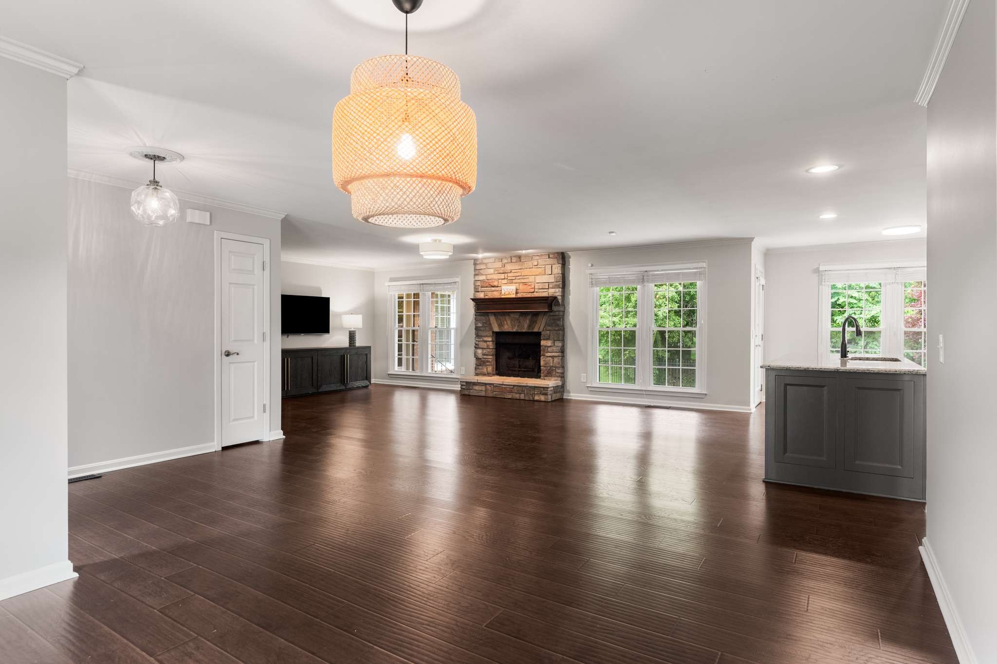 231 Connie Dr