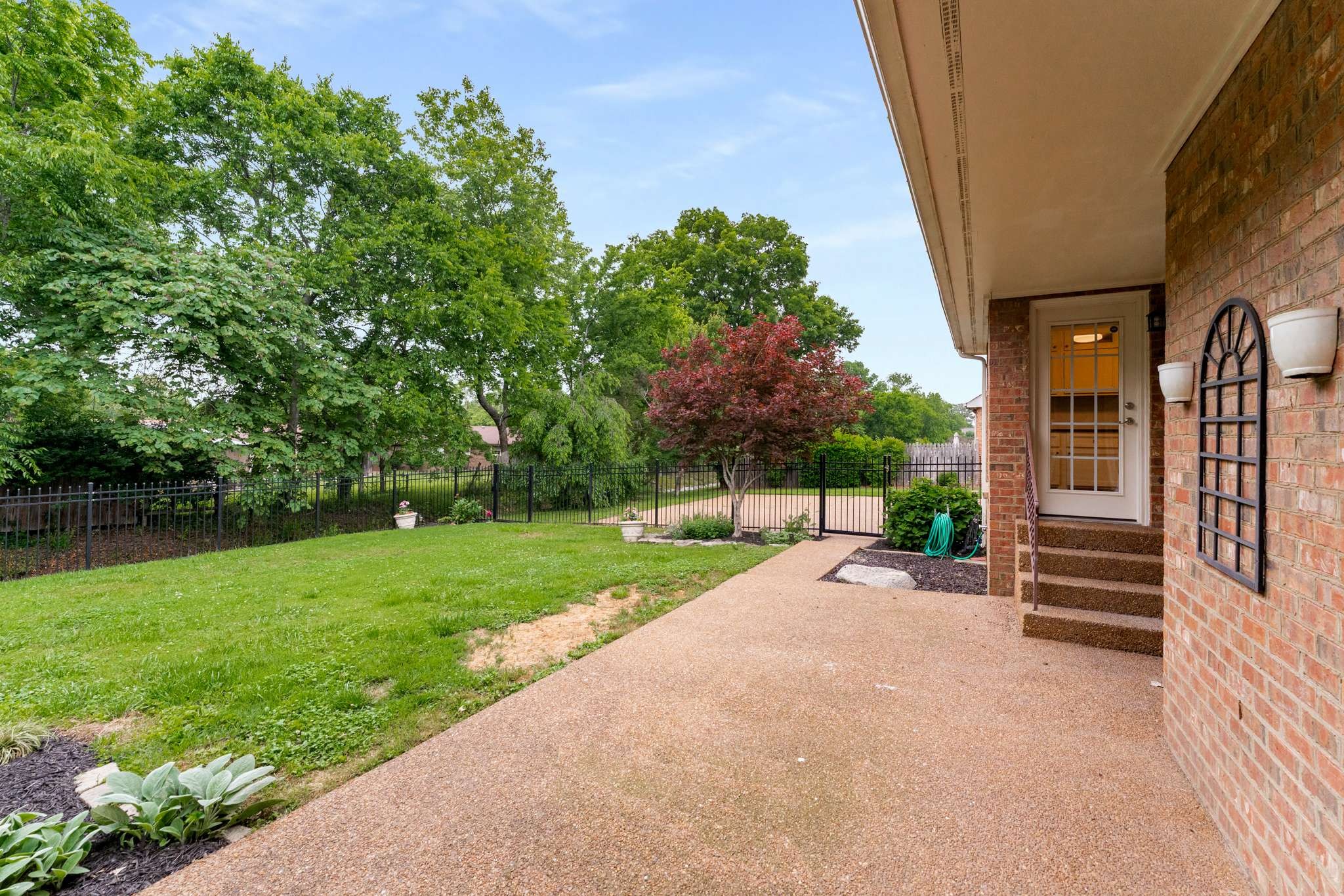 231 Connie Dr