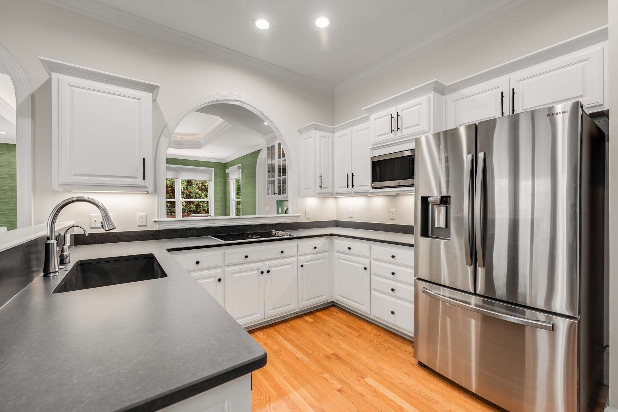 316 Whitworth Way