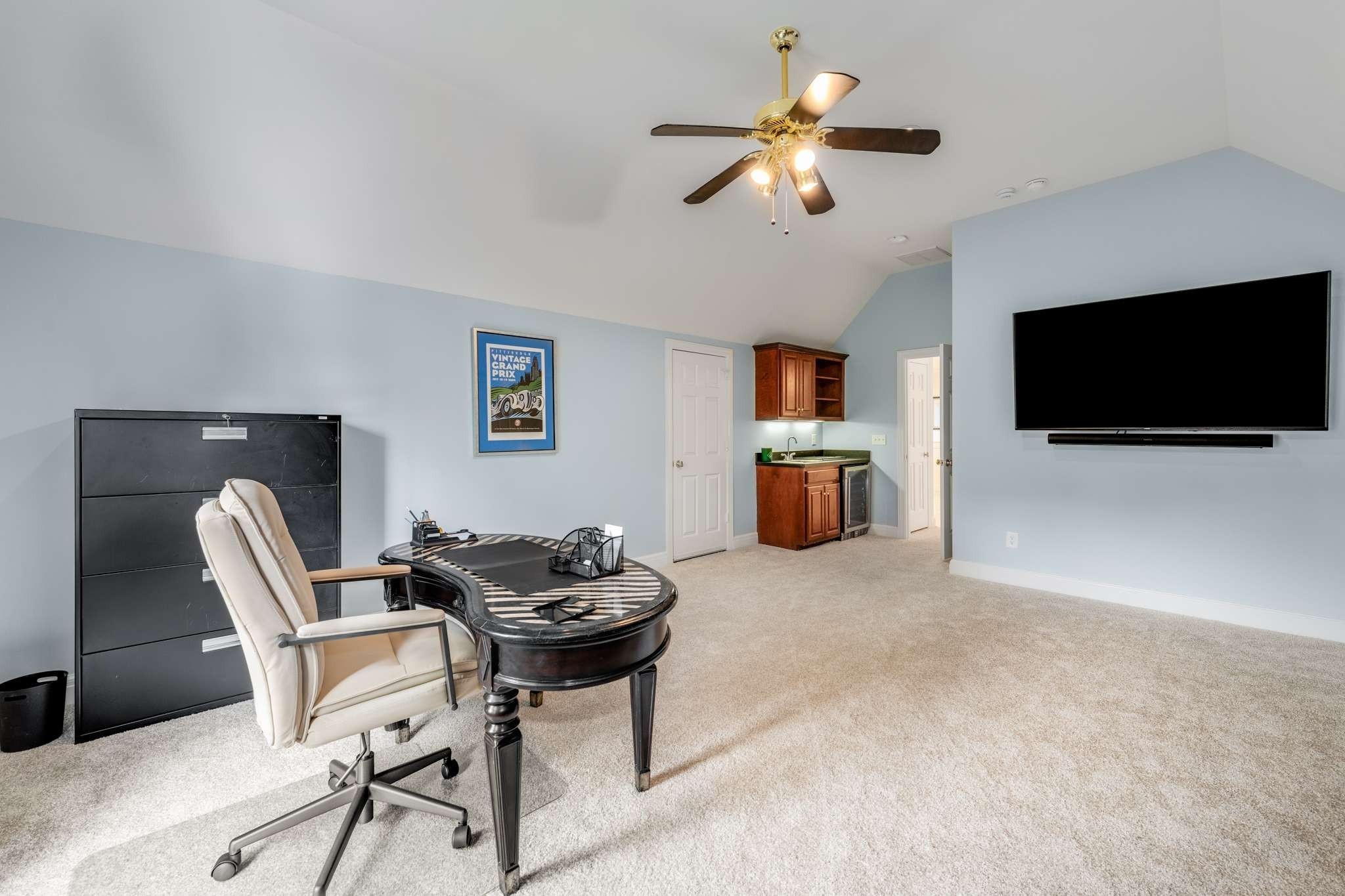 316 Whitworth Way