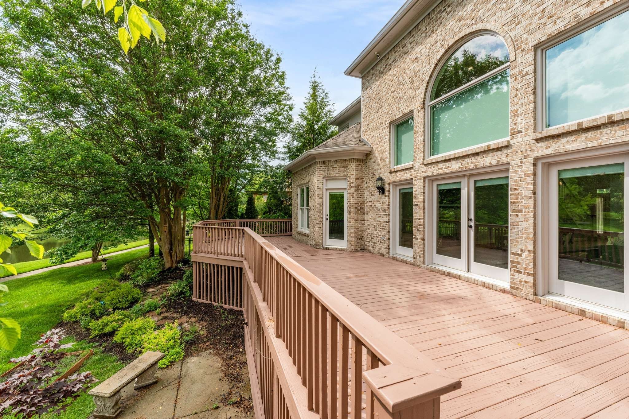 316 Whitworth Way