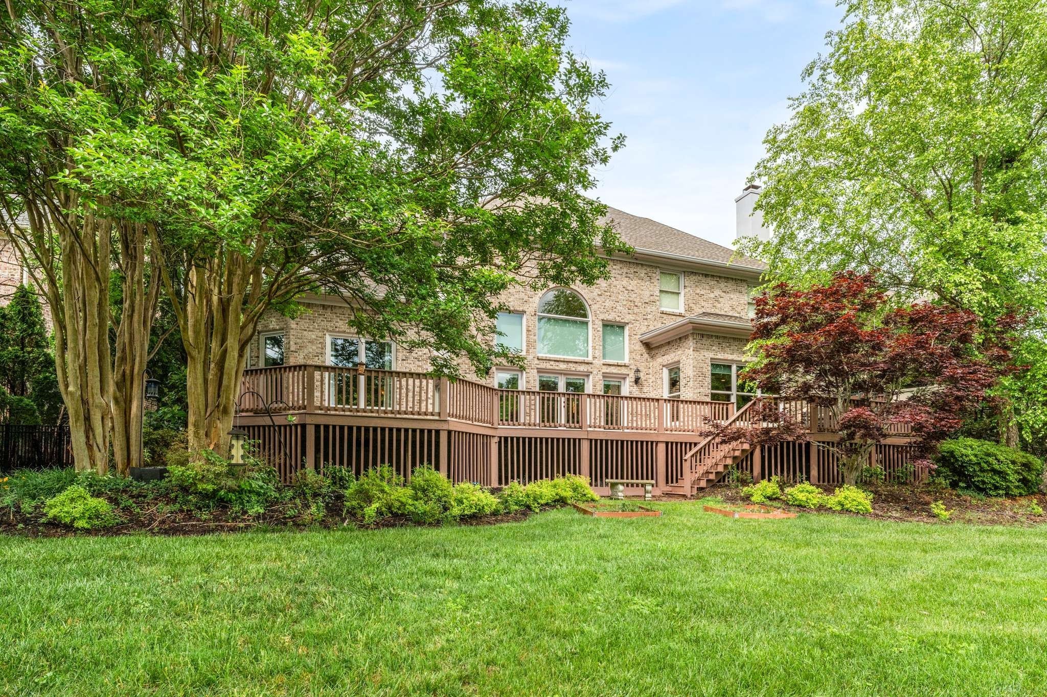 316 Whitworth Way