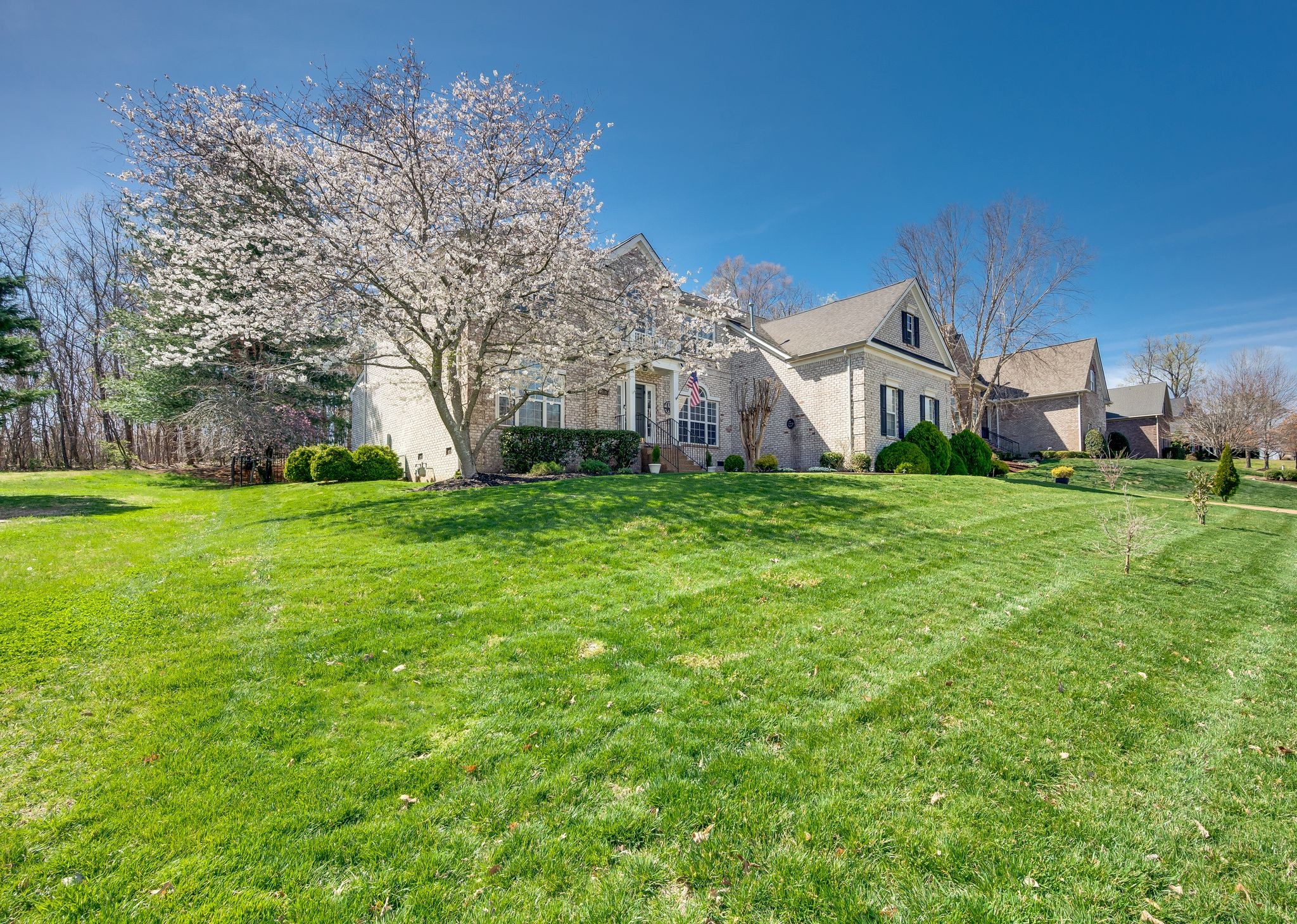 1069 Walnut Bend Lane