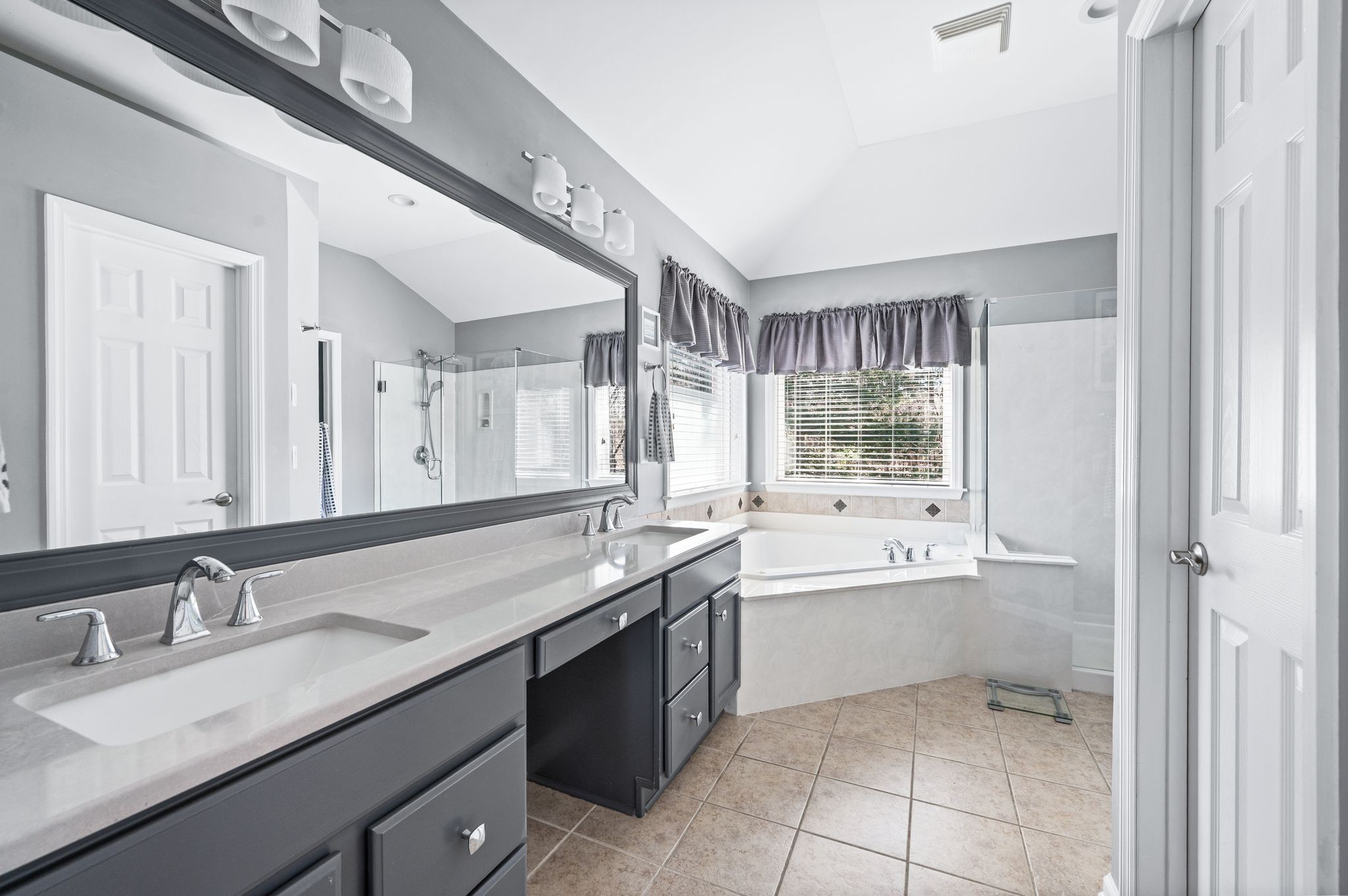 1069 Walnut Bend Lane