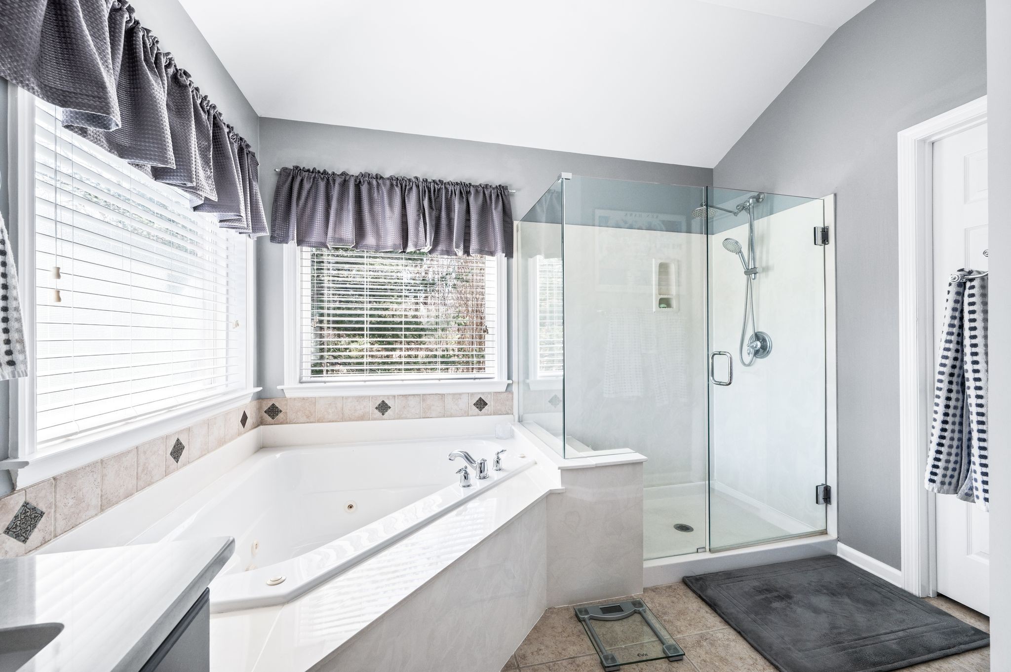 1069 Walnut Bend Lane