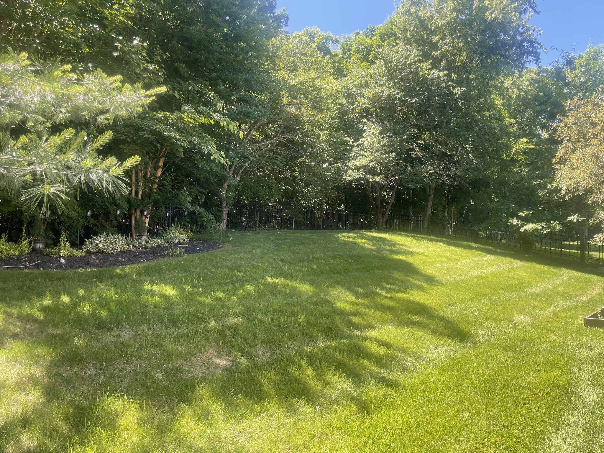 1069 Walnut Bend Lane