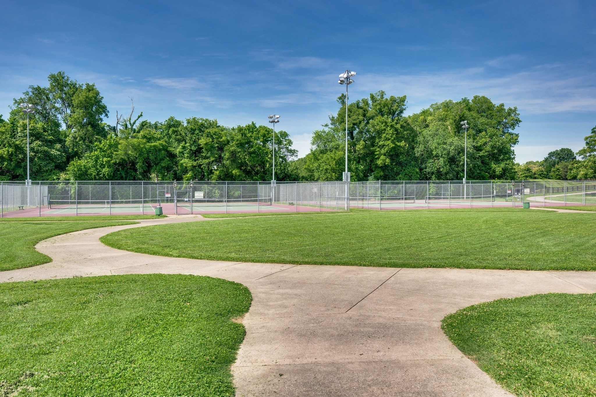 1069 Walnut Bend Lane