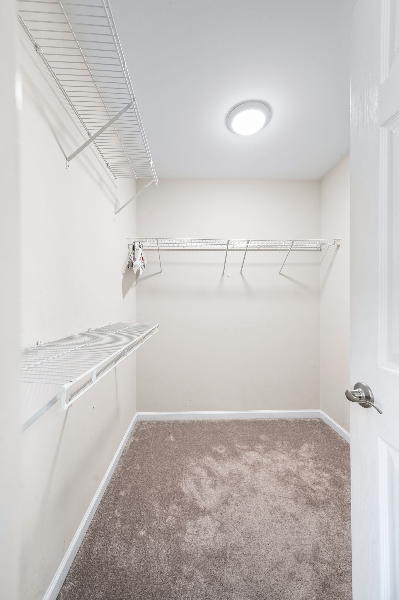 1069 Walnut Bend Lane