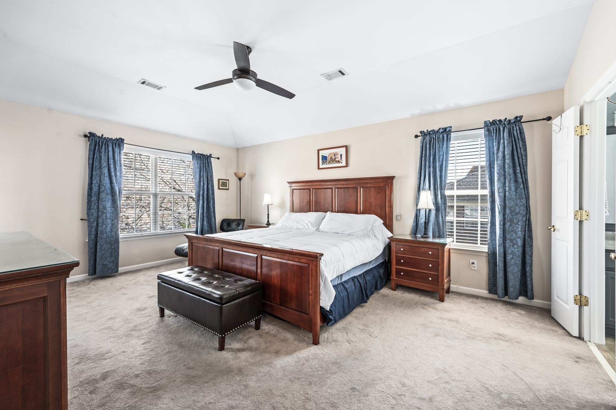 1069 Walnut Bend Lane