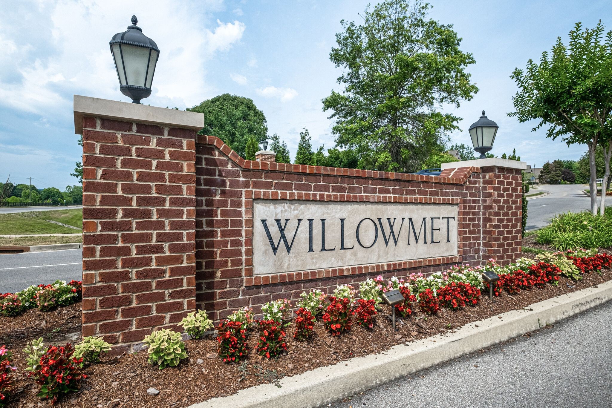 1069 Walnut Bend Lane