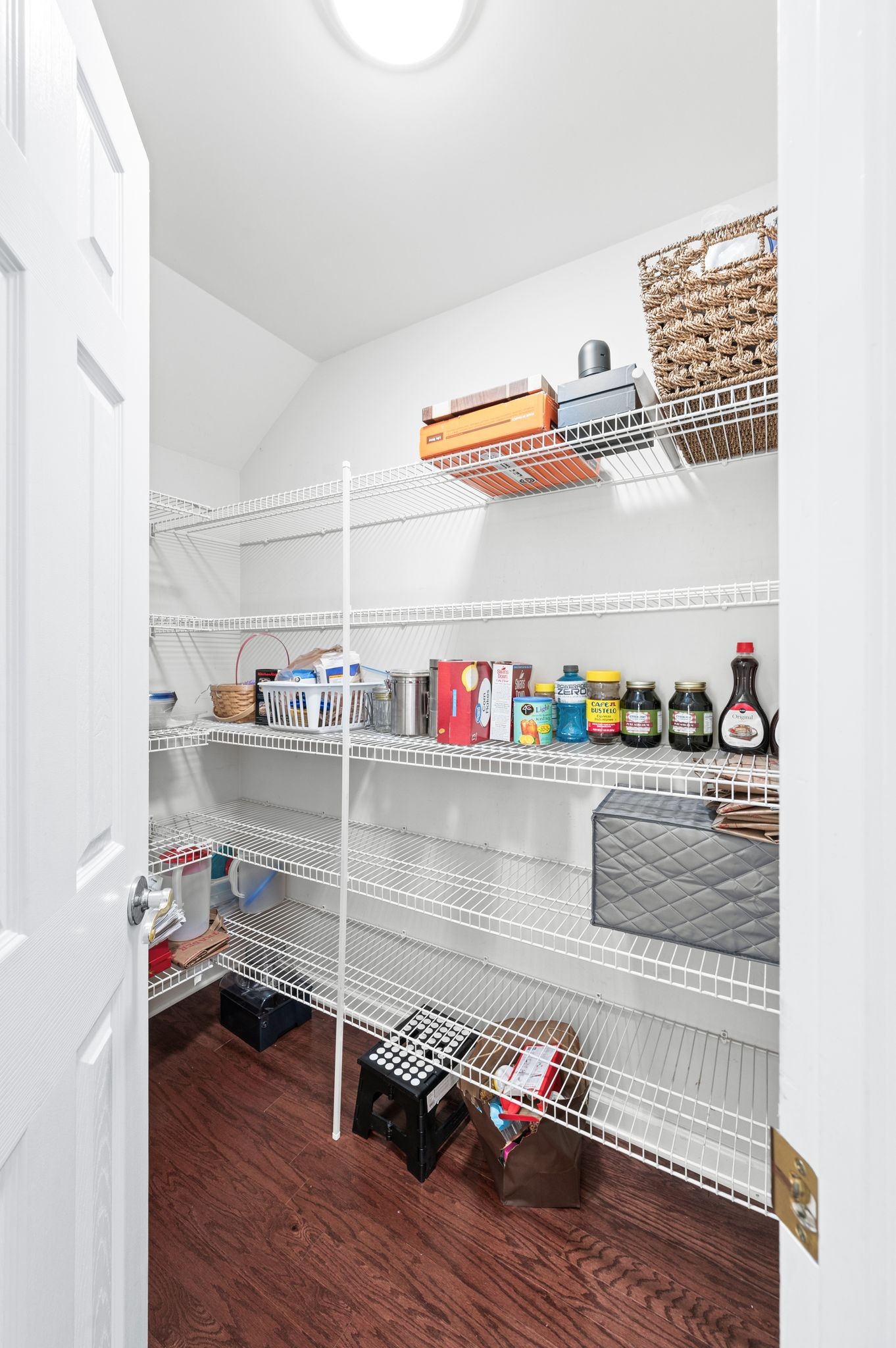 1069 Walnut Bend Lane